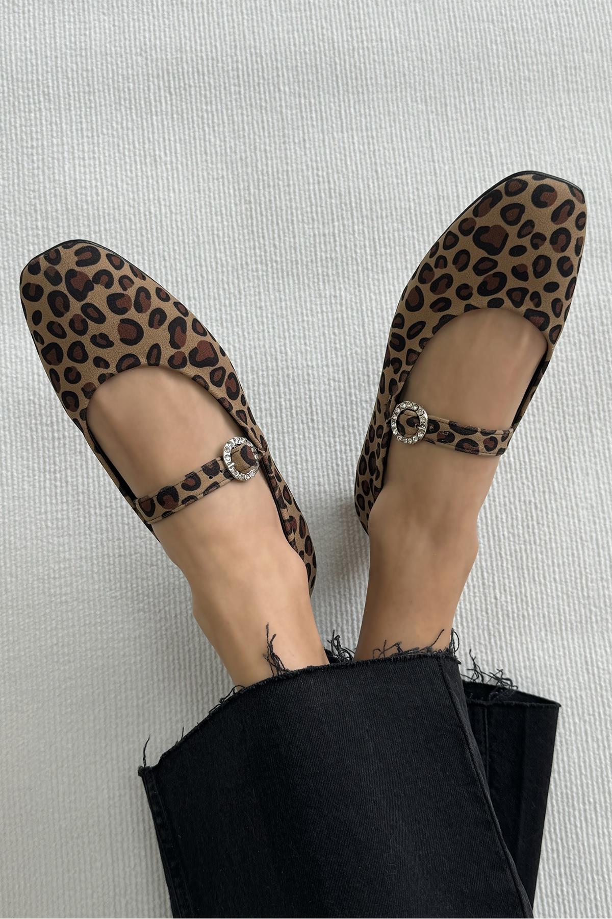 Berny  Kadın  Kemer  Detay  Kumaş  Babet Leopar