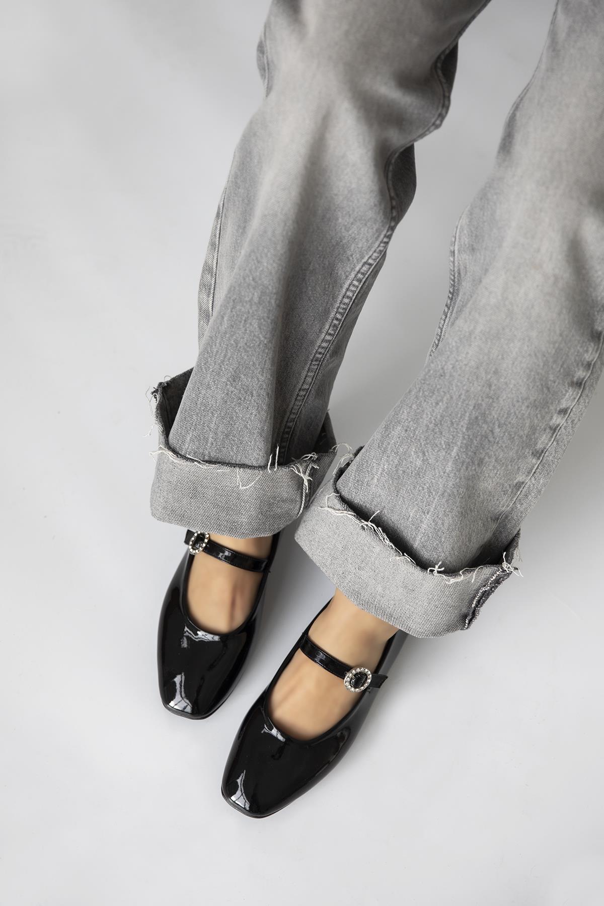 Berny  Kadın  Kemer  Detay  Rugan  Babet Siyah