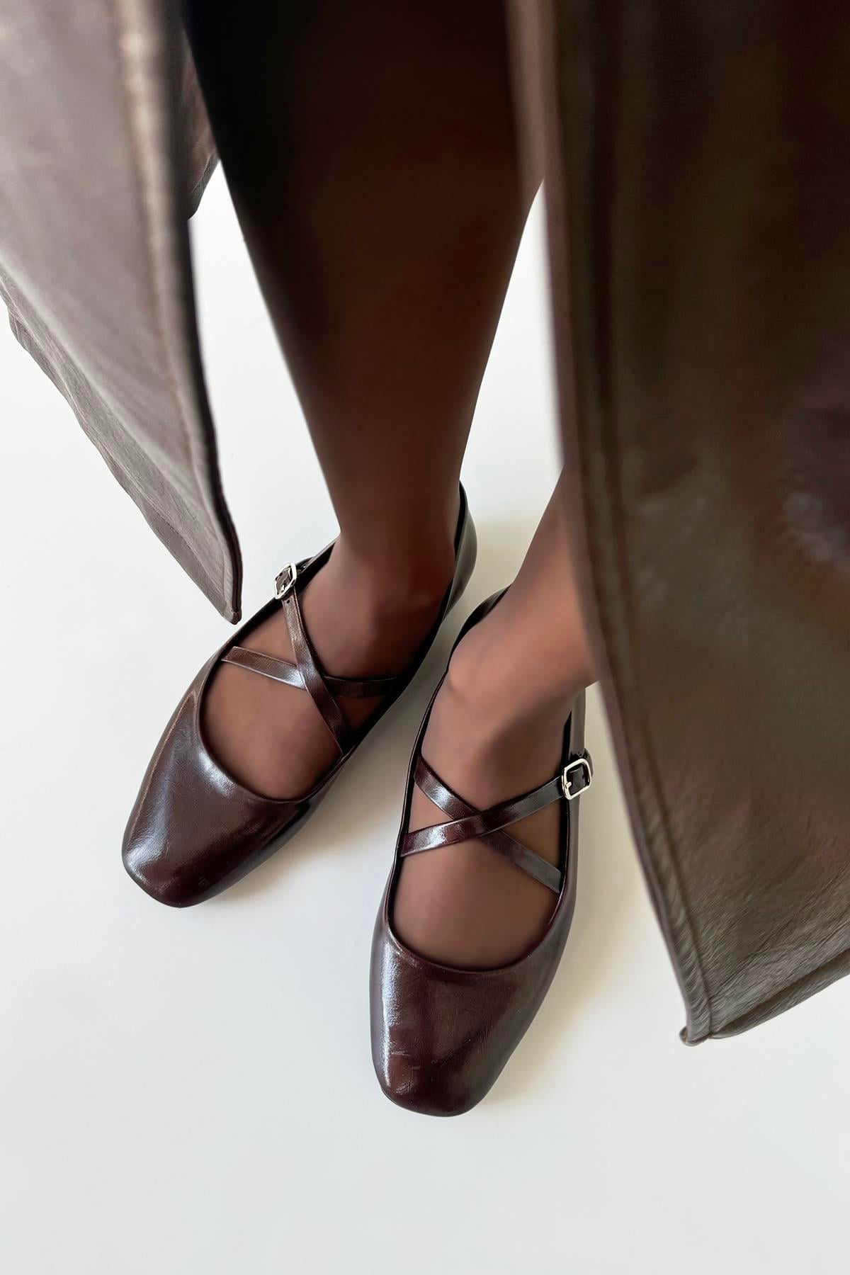 Blake Kadın Çapraz Kemer Detay Kırışık Deri Babet Bordo