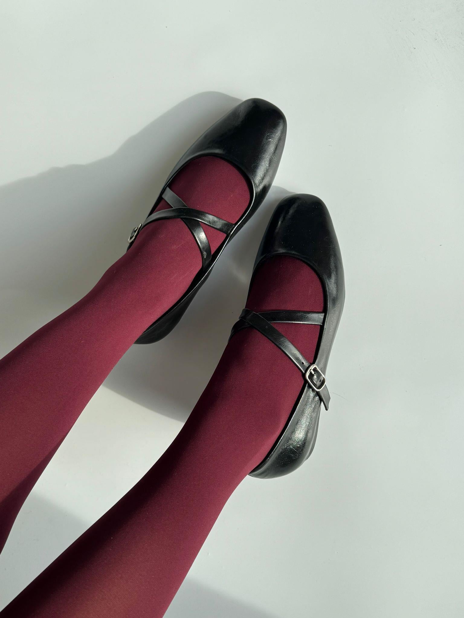 Blake Kadın Çapraz Kemer Detay Kırışık Deri Babet Siyah