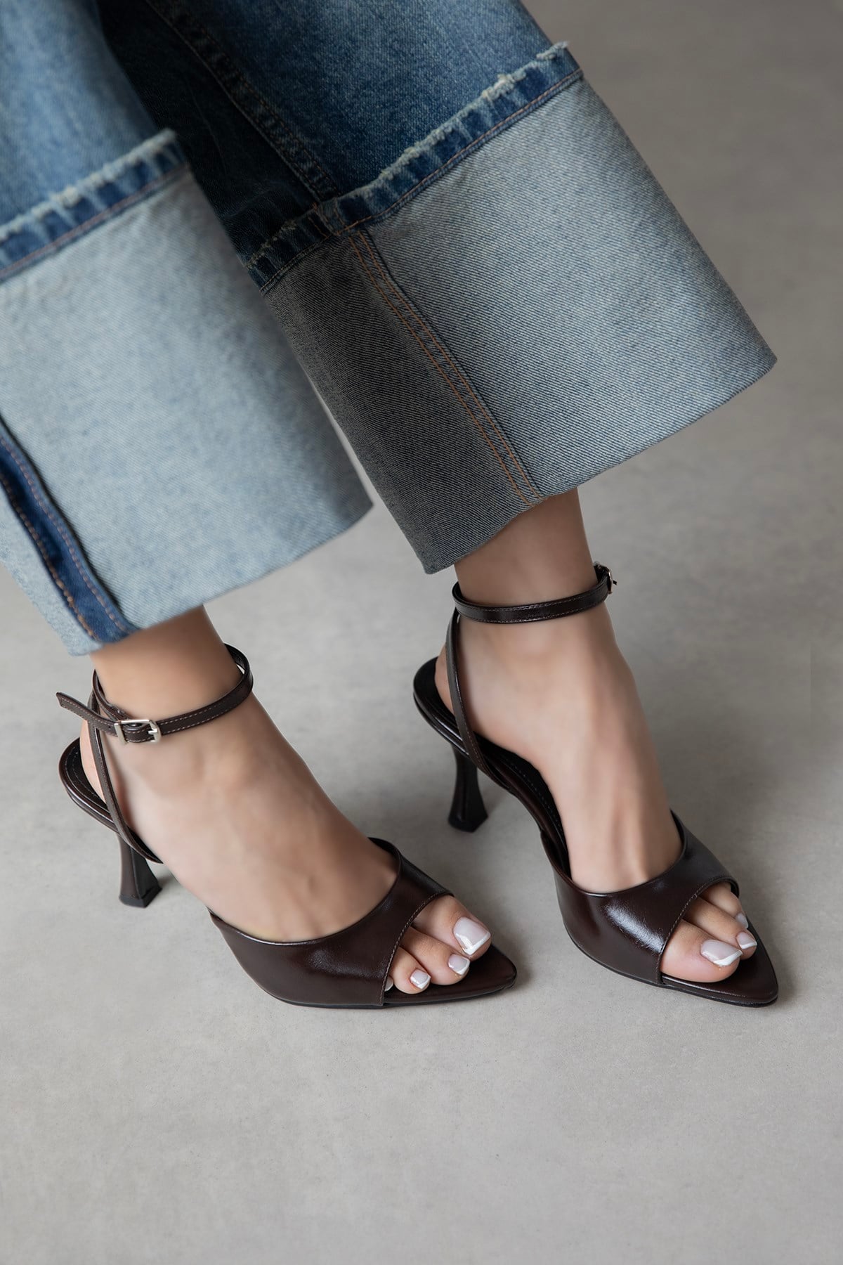 Boris Kadın Topuklu  Kırışık Deri Sandalet Kahve