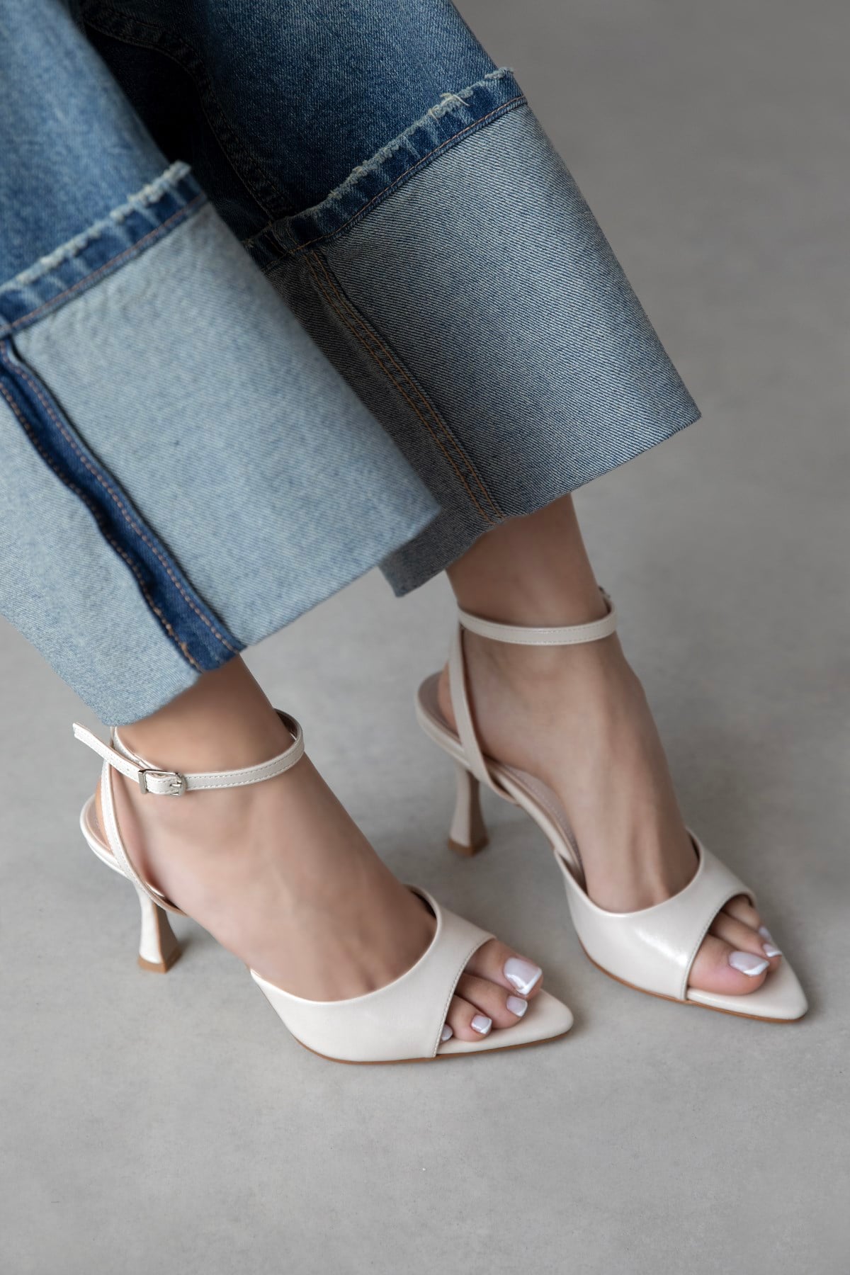 Boris Kadın Topuklu  Kırışık Deri Sandalet Bej