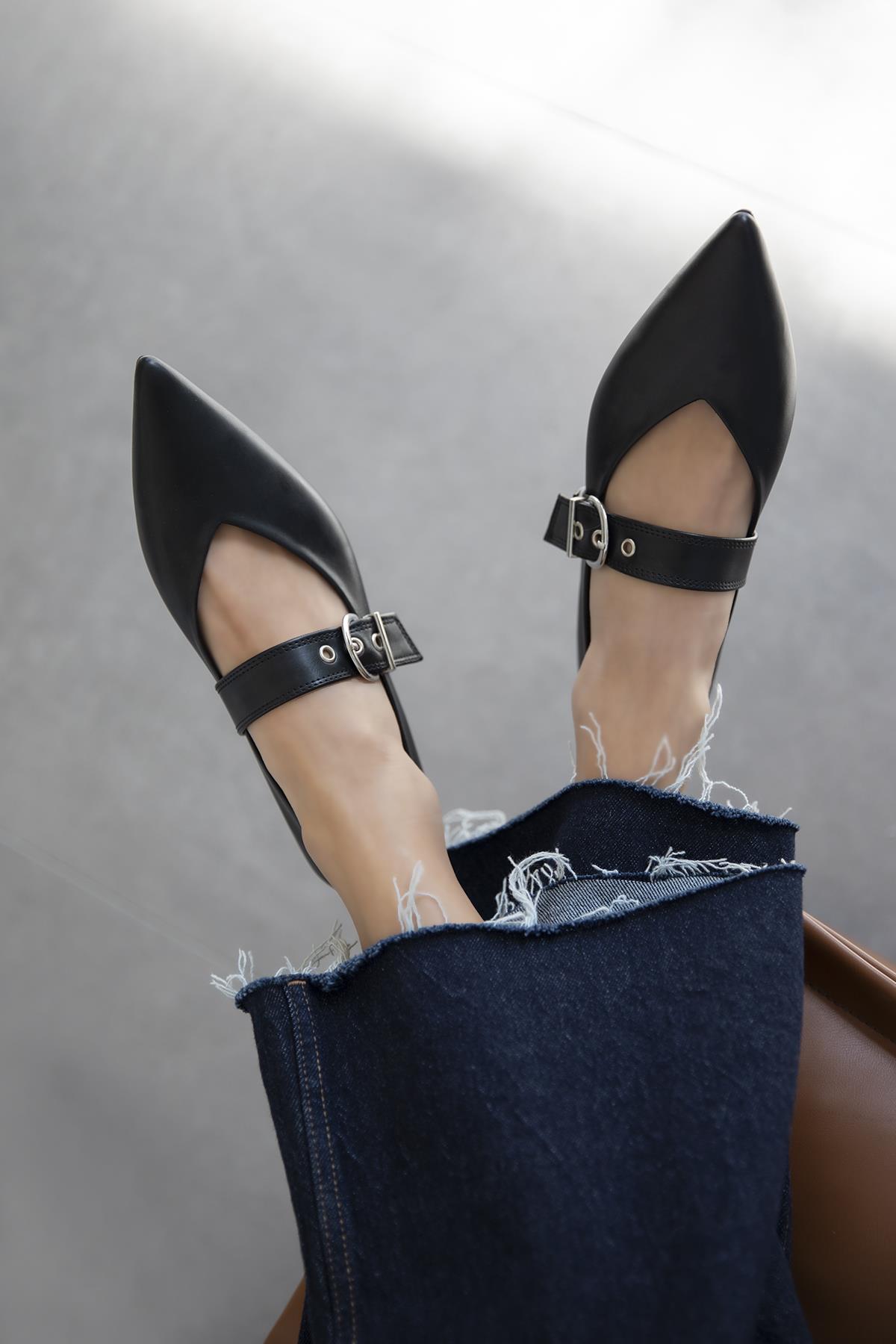 Bruno Kadın Kemer Detay Deri Babet Siyah