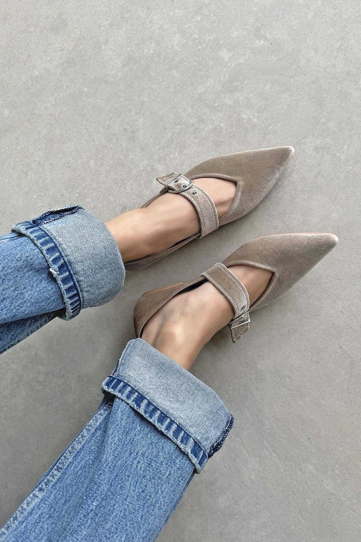 Bruno Kadın Kemer Detay Kadife Babet Vizon