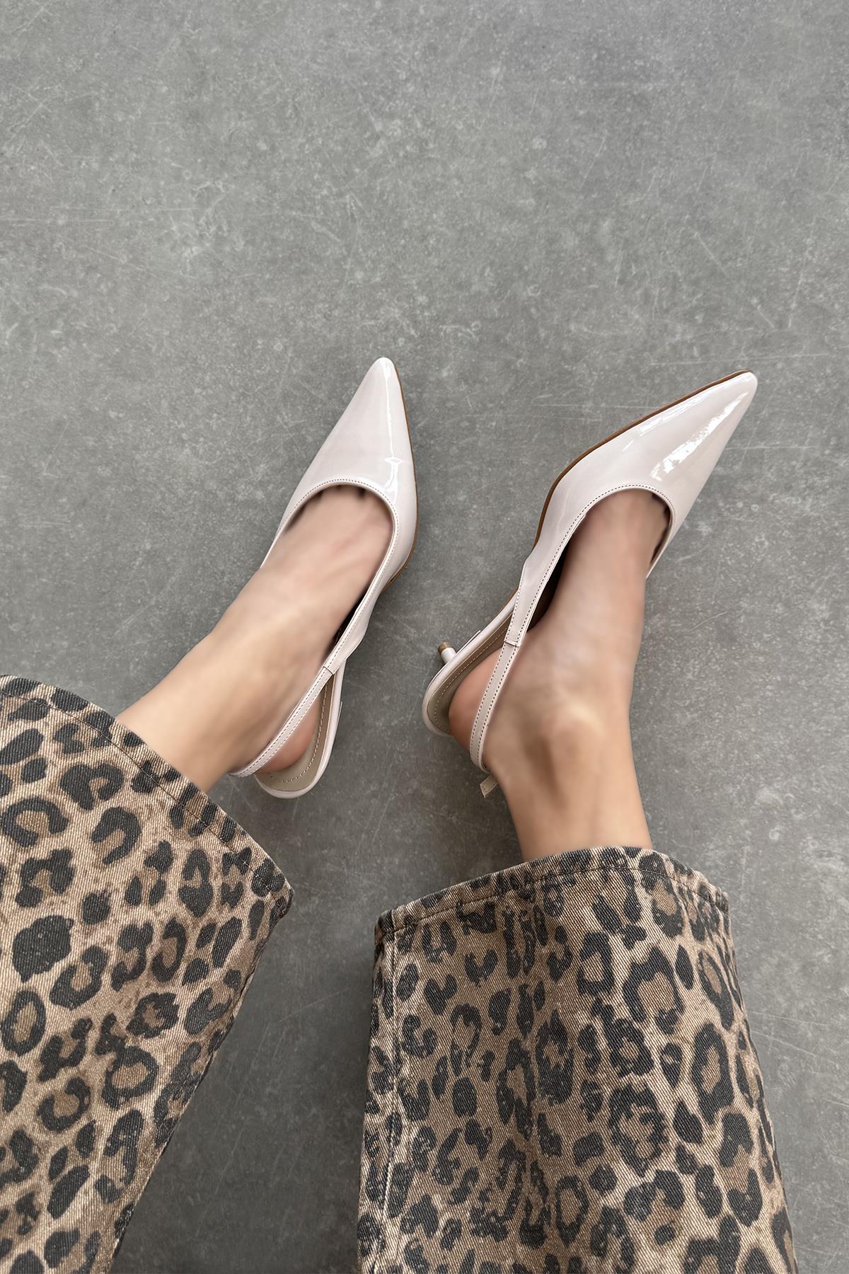 Cuesta  Kadın Topuklu Rugan  Ayakkabı Bej