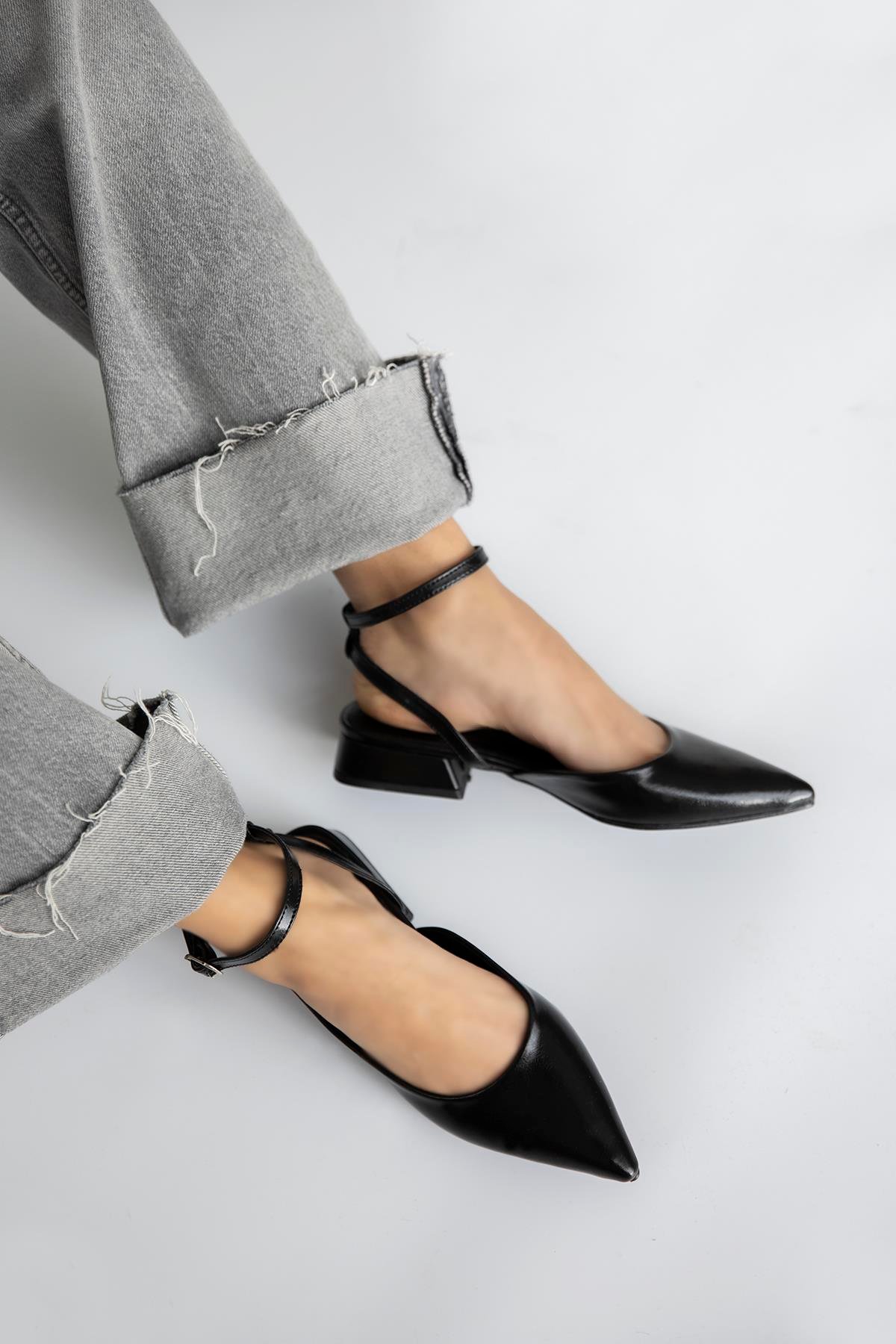 Edel Kadın Topuklu Kırışık Deri Ayakkabı Siyah