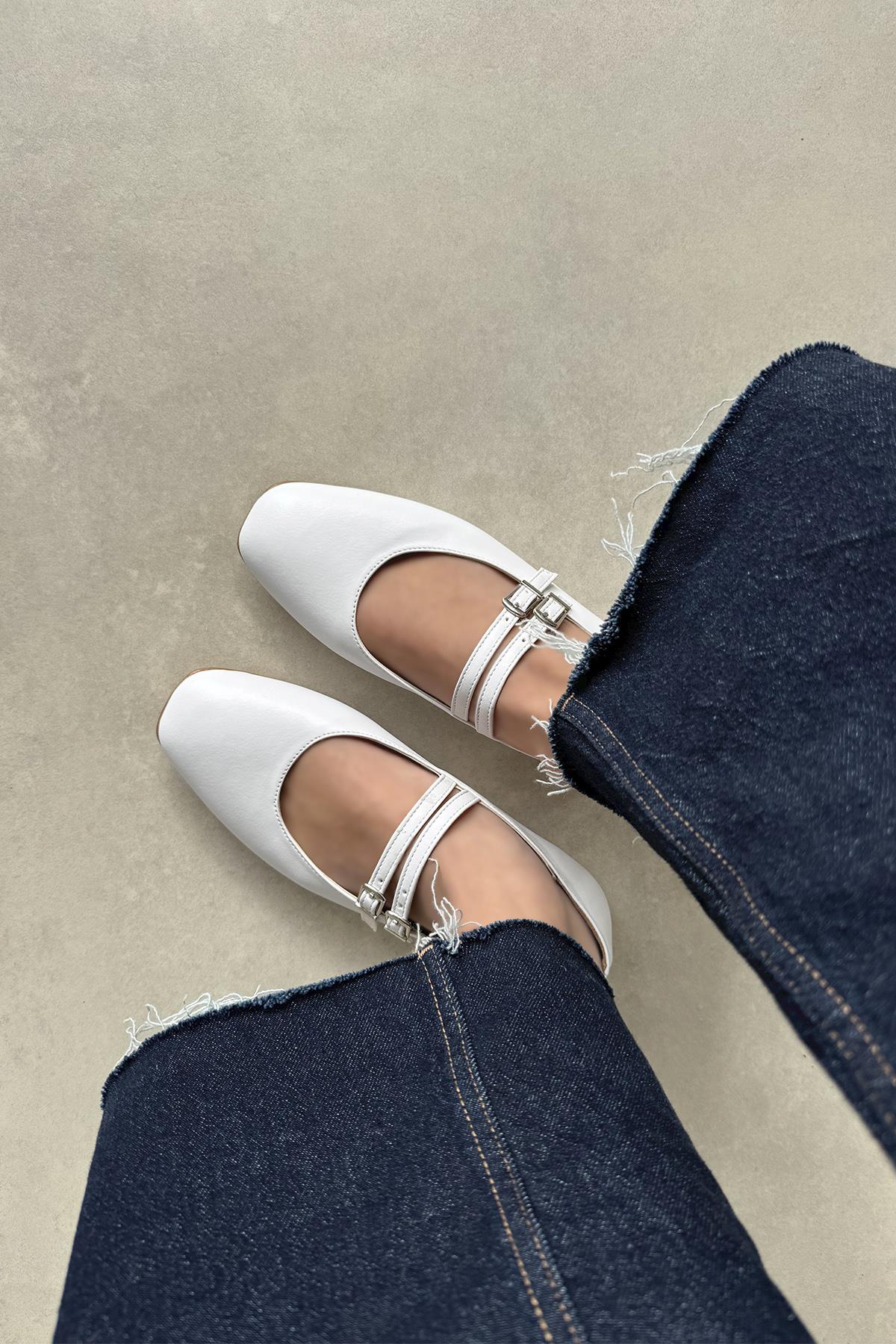 Elvira   Kadın  Kemer  Detay  Deri  Babet Beyaz