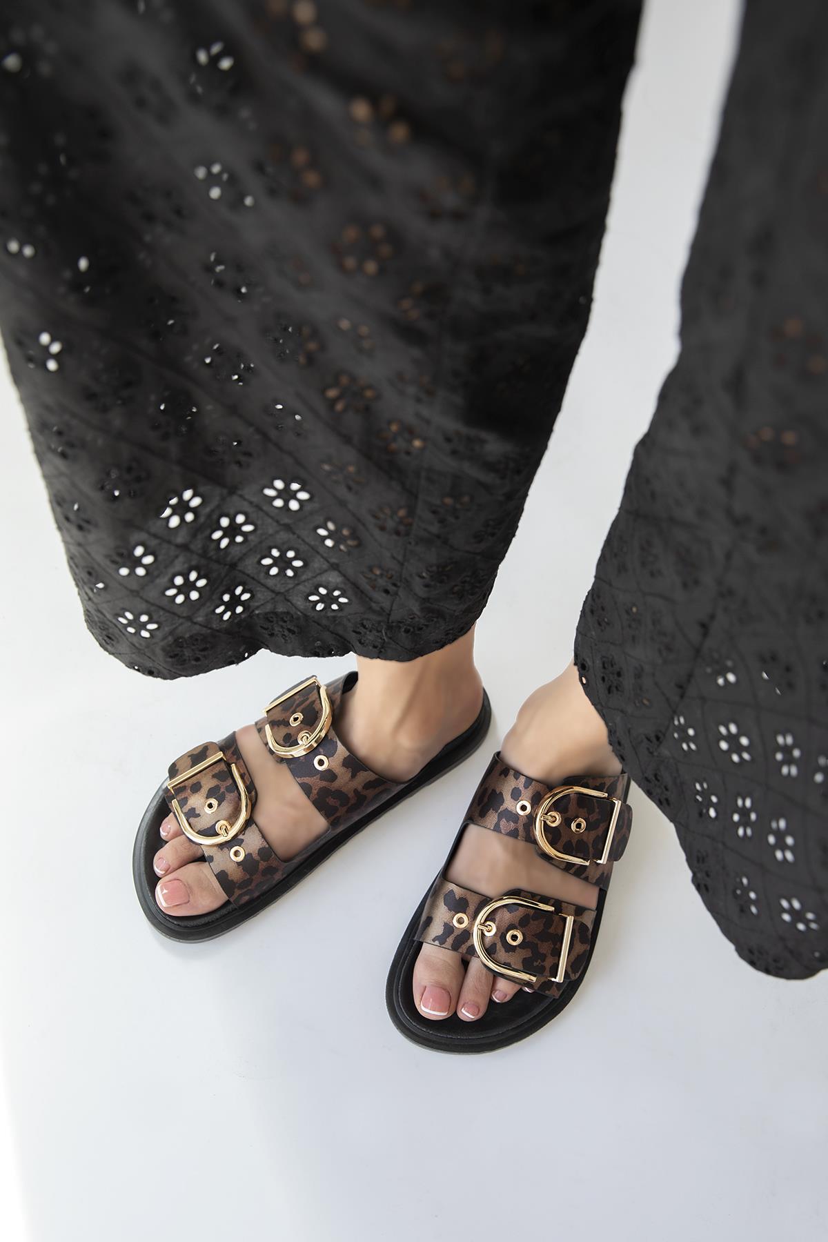 Forster Kadın Toka  Detay Saten Terlik Leopar