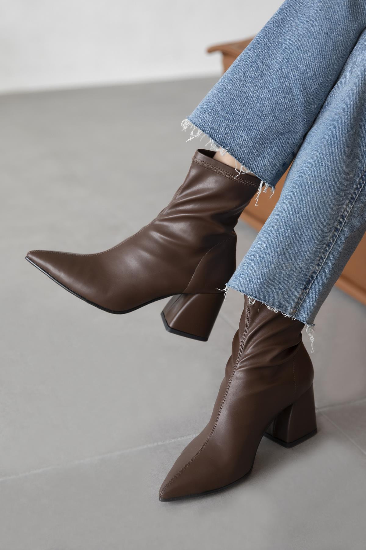 Garcia  Kadın  Streç Sivri Kalıp Deri Bot Kahve