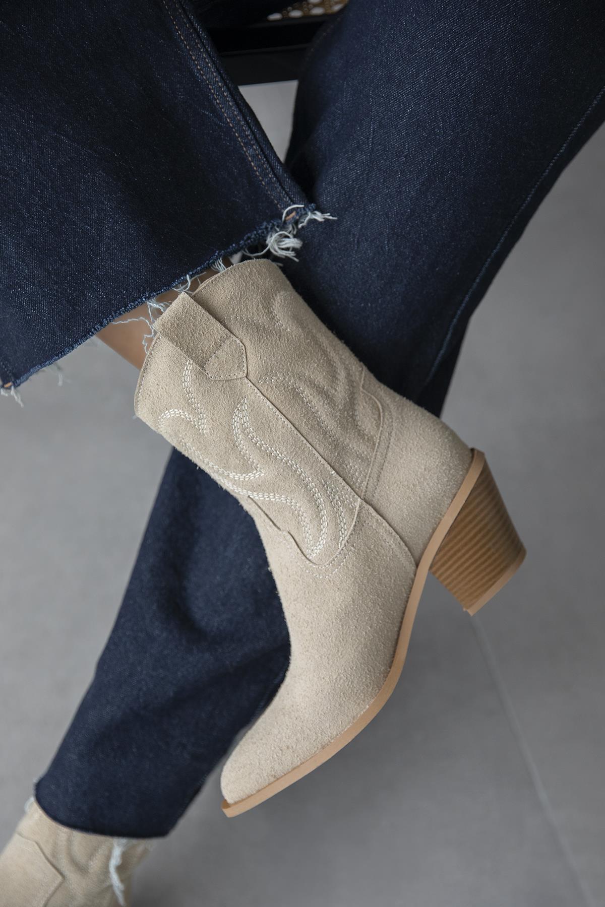 Hadley  Kadın  Süet  Topuklu  Bot Bej