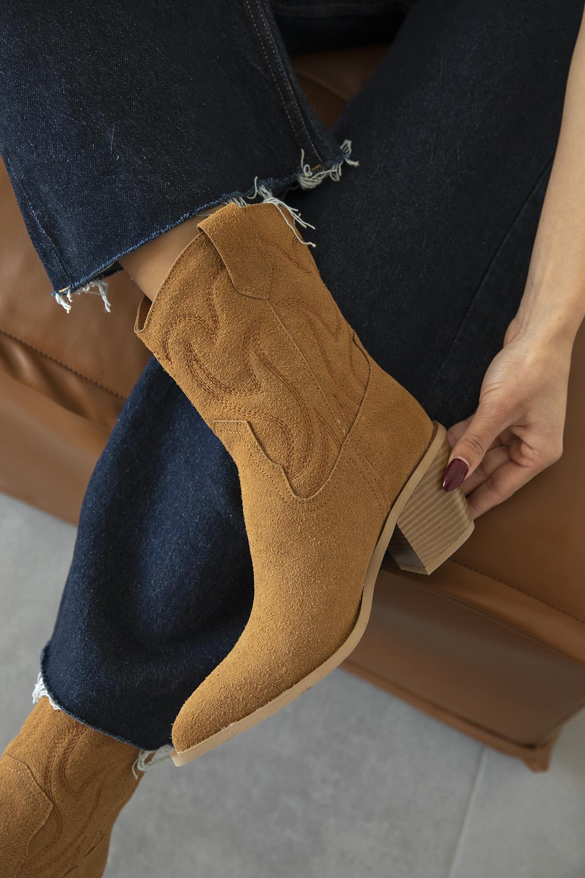 Hadley  Kadın  Süet  Topuklu  Bot Taba