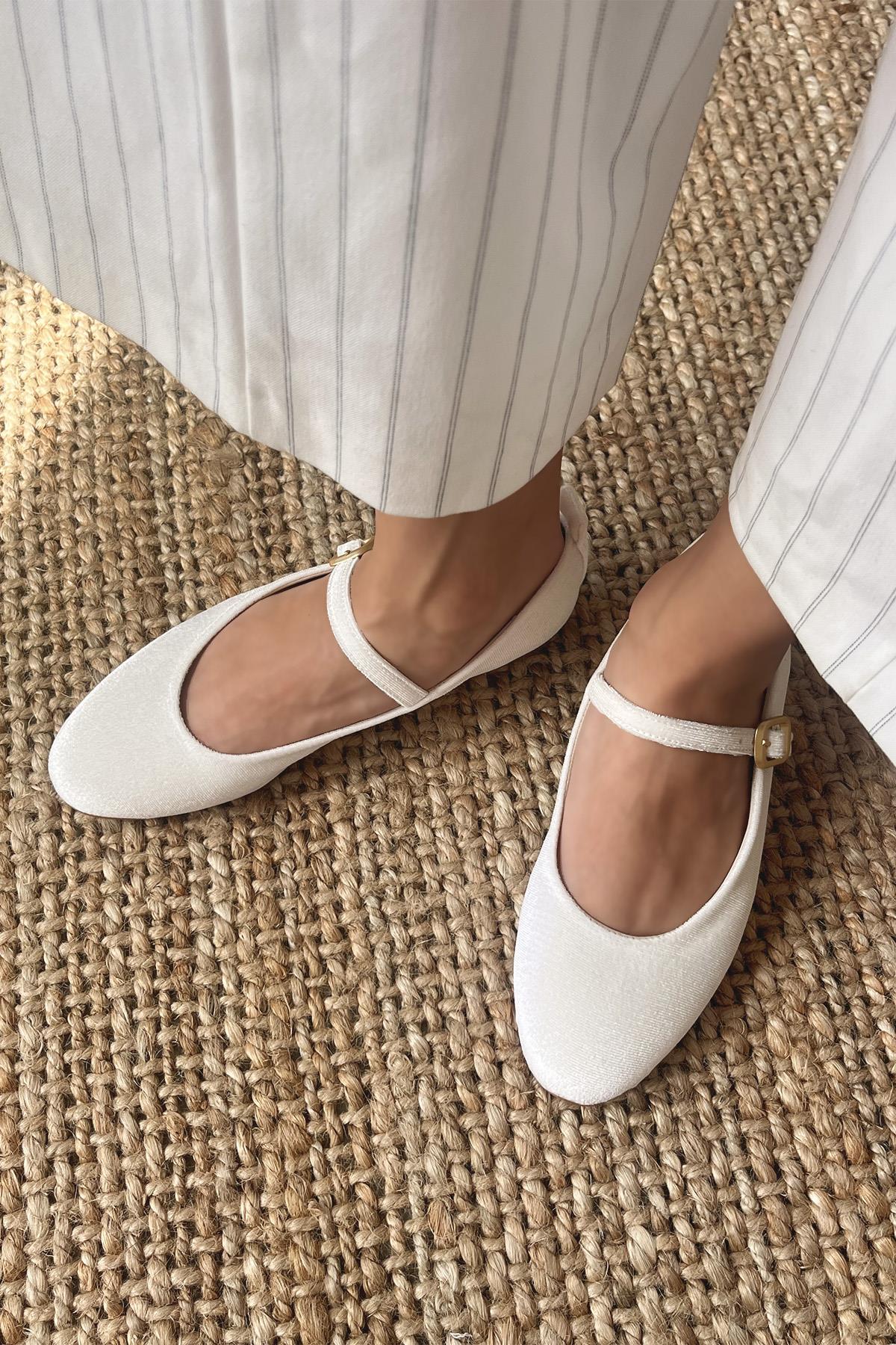 Hollie   Kadın  Kemer  Detay  Kadife  Babet Bej