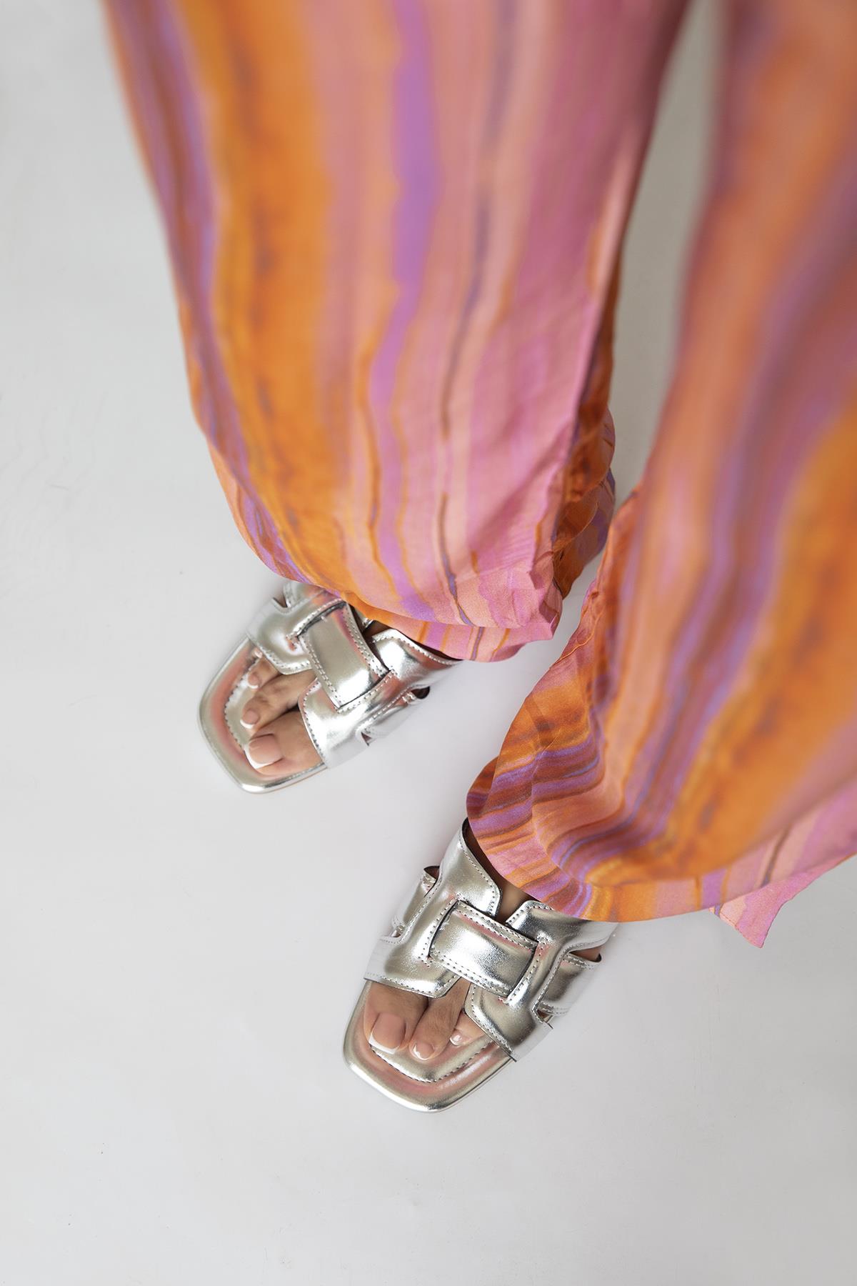 Huxx  Kadın Tek Bant  Günlük Deri Terlik Gümüş