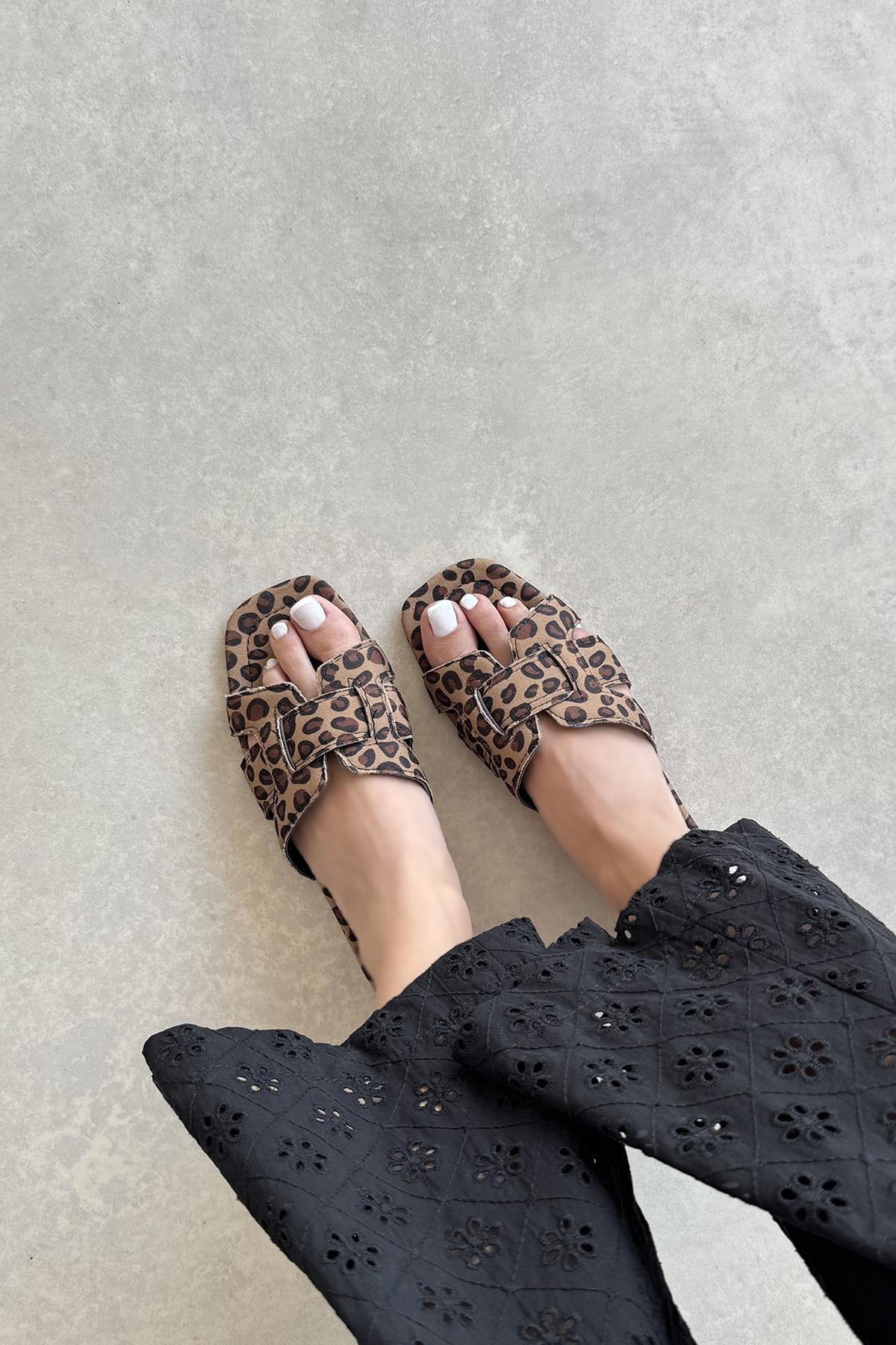 Huxx  Kadın Tek Bant  Günlük Deri Terlik Leopar