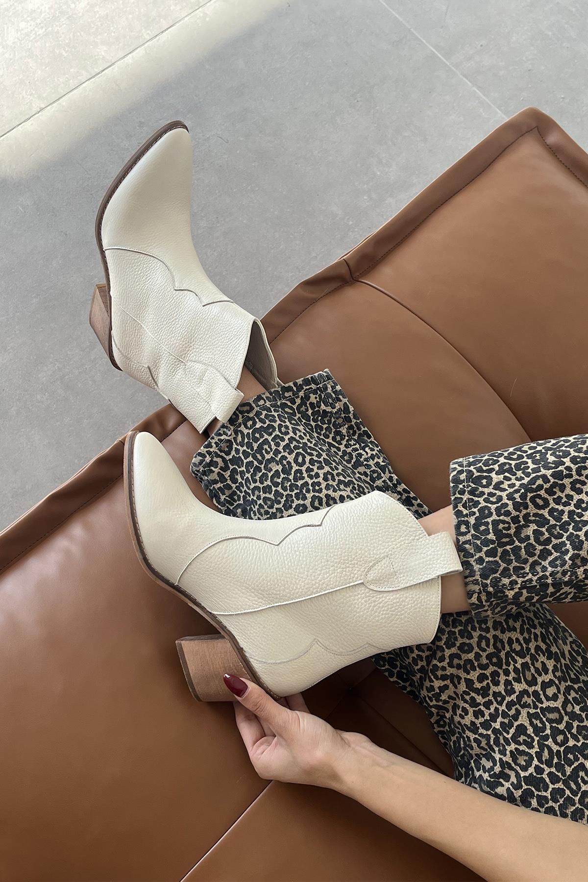 Jenson Kadın Hakiki Deri Topuklu Deri Bot Bej