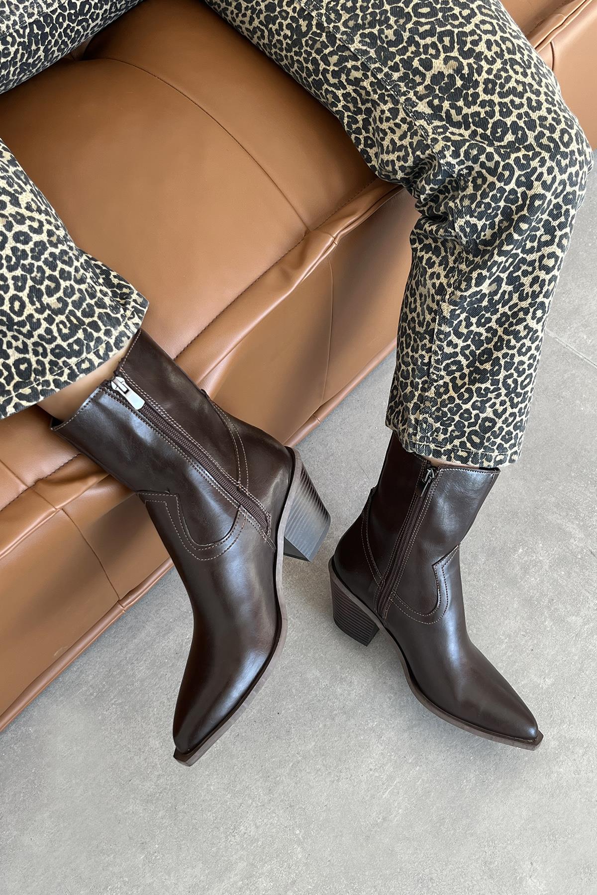 Jose  Kadın  Kırışık  Deri Topuklu  Bot Kahve