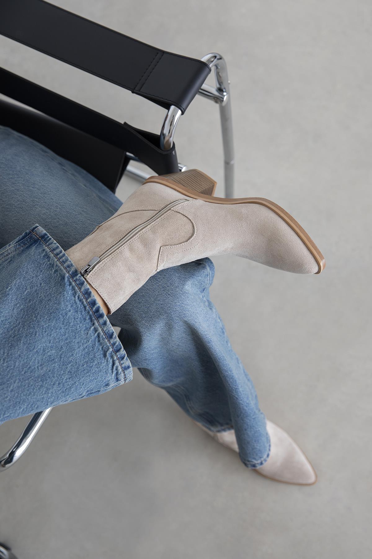 Jose  Kadın  Süet Topuklu   Bot Bej