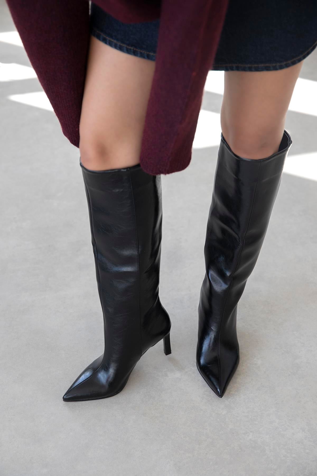 Judd Kadın Kırışık Deri Çizme Siyah