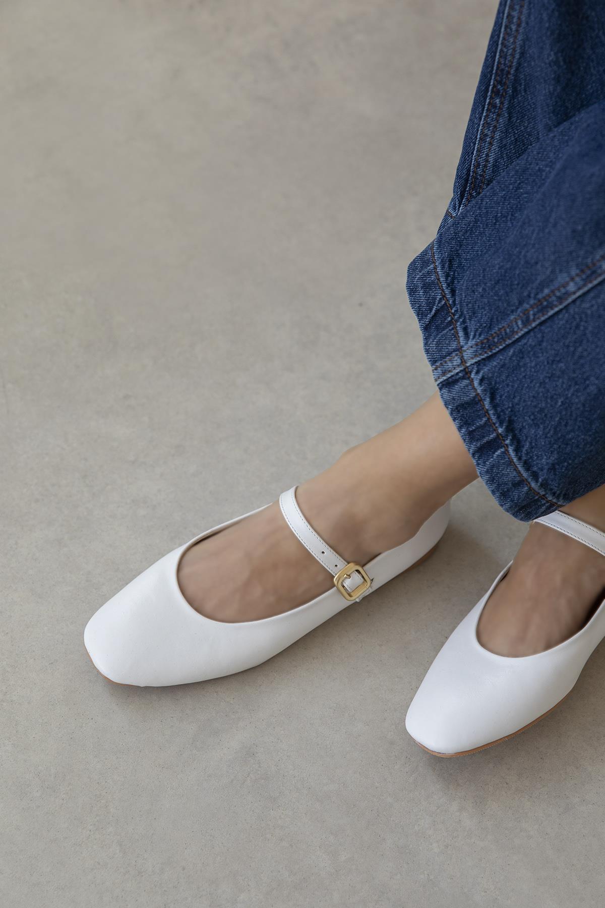 Karmin  Kadın  Kemer  Detay  Deri  Babet Beyaz