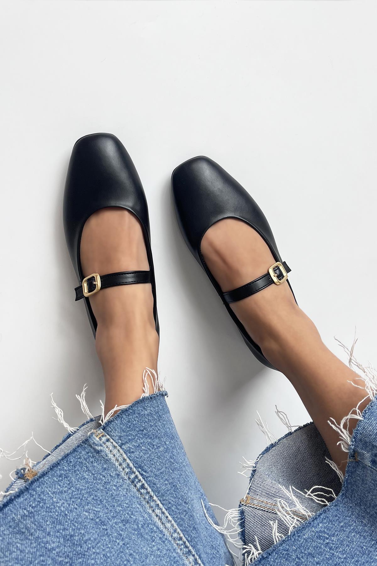 Karmin  Kadın  Kemer  Detay  Deri  Babet Siyah