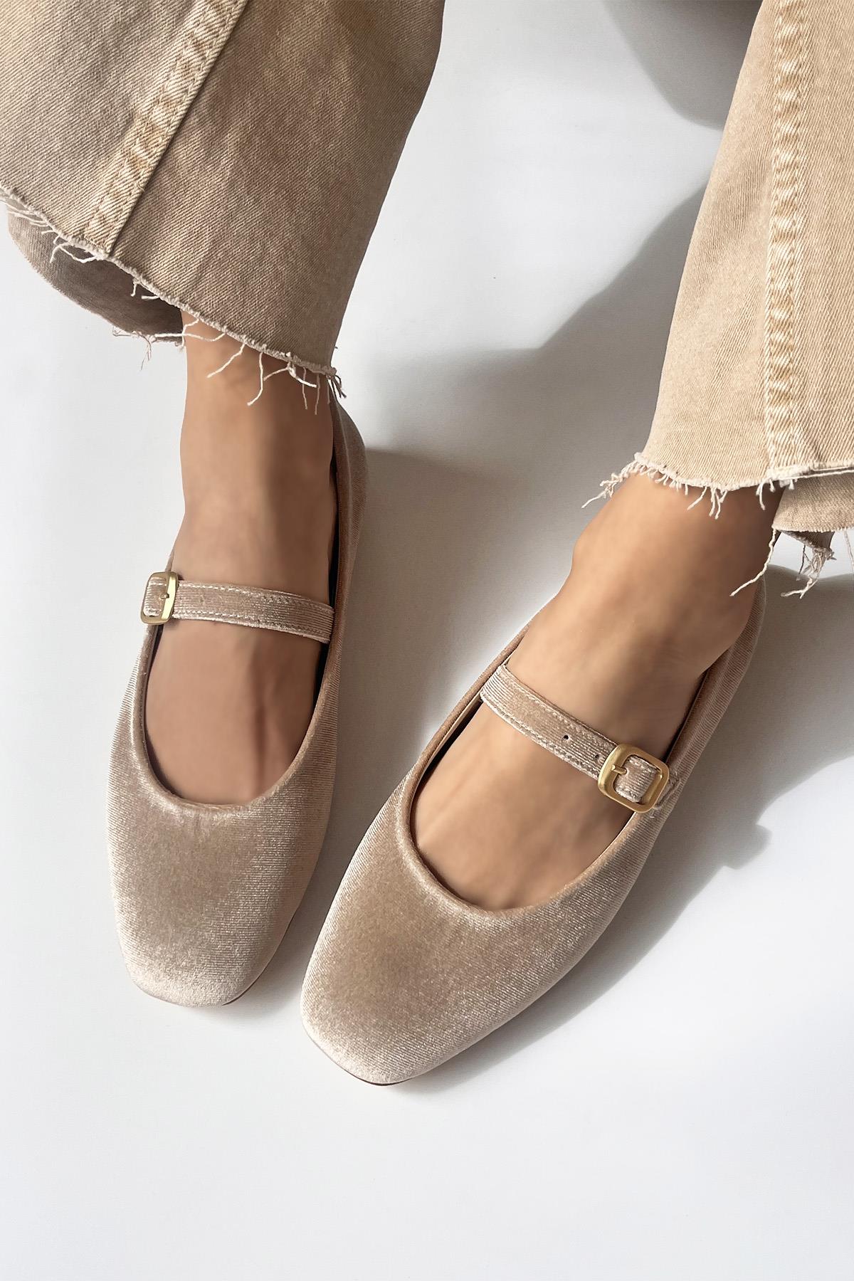 Karmin  Kadın  Kemer  Detay  Kadife  Babet Vizon