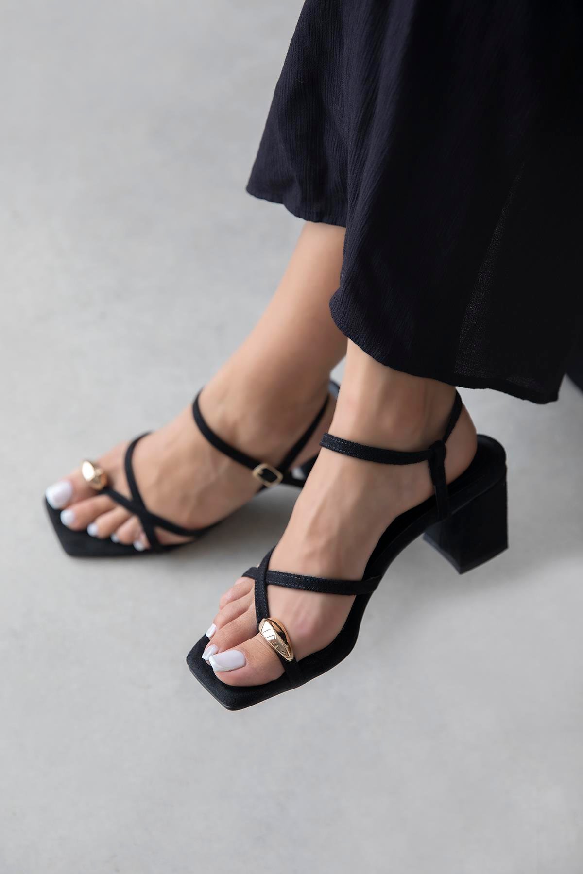 Ketrin Kadın Parmak Arası Süet  Sandalet Siyah