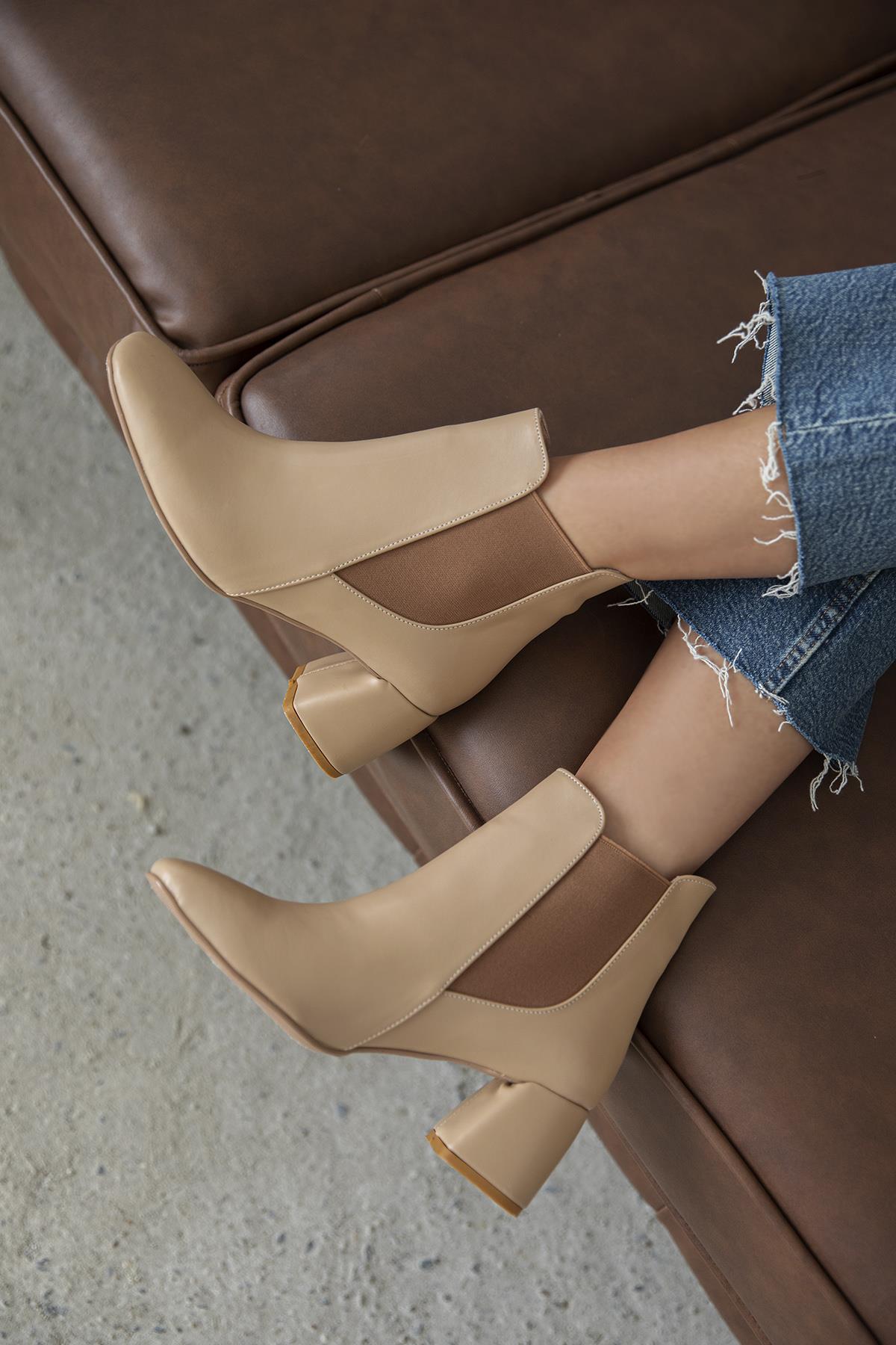 Kitee Kadın Günlük  Lastik Detay Topuklu Deri Bot Ten