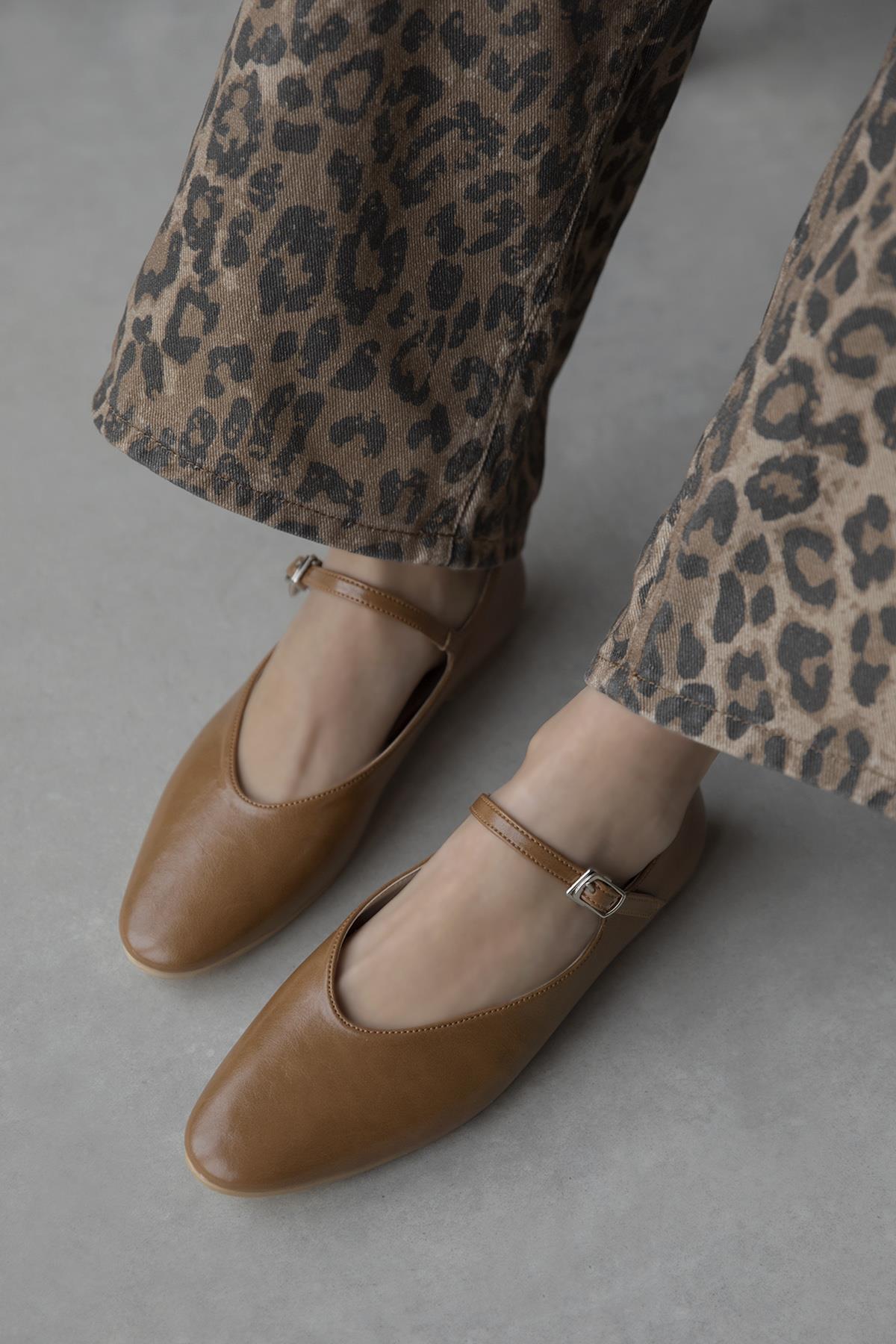 Leroy  Kadın Kırışık Deri Babet CAMEL