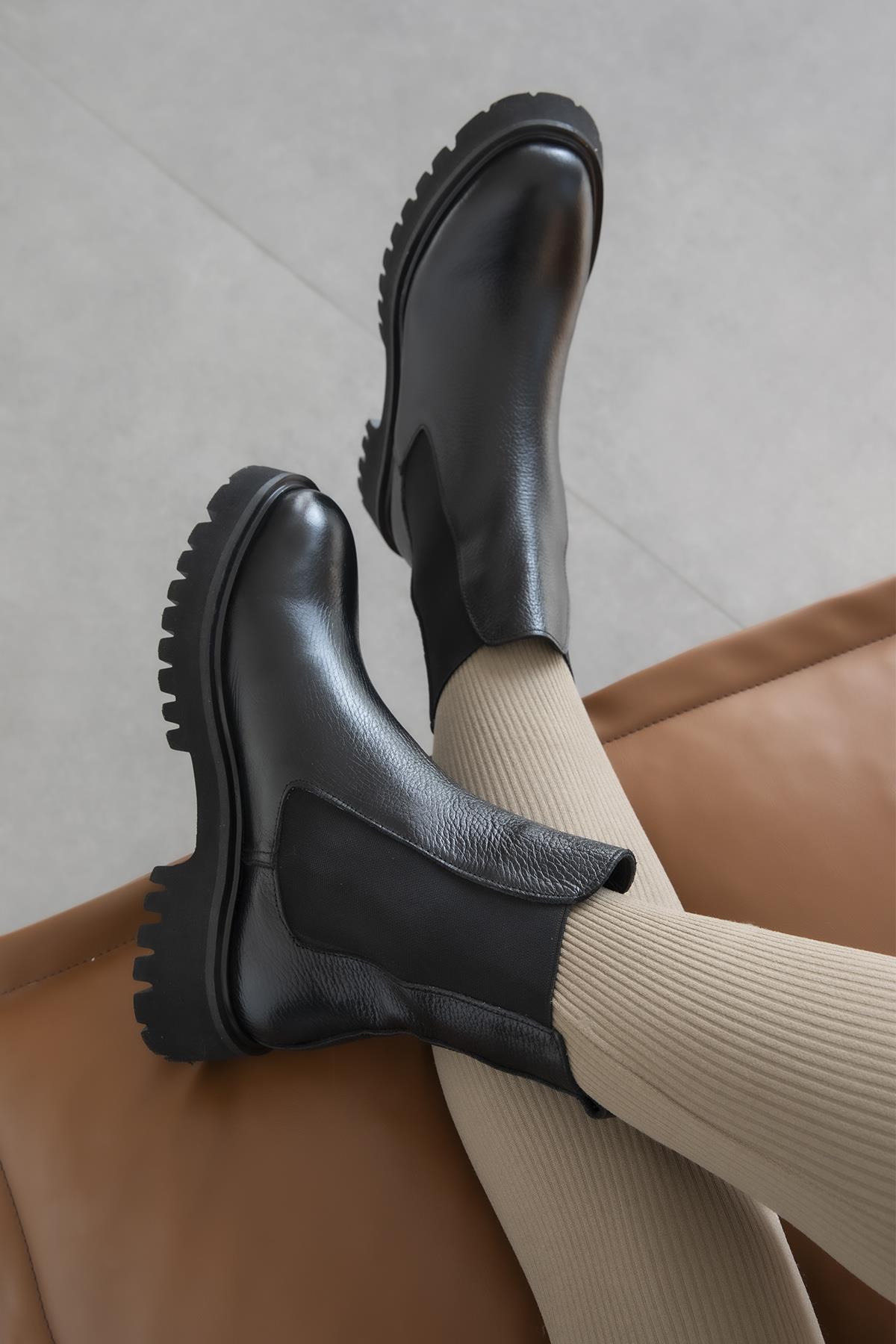 Matty Kadın Lastik Detay  Hakiki  Deri Postal  Bot Siyah