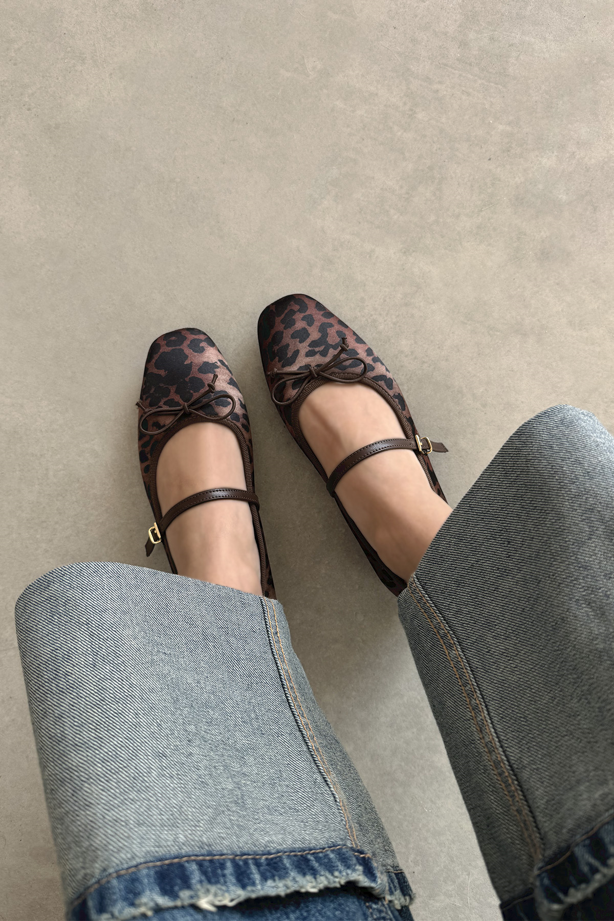 Maxy Kadın Fiyonk Detay Saten Babet Leopar