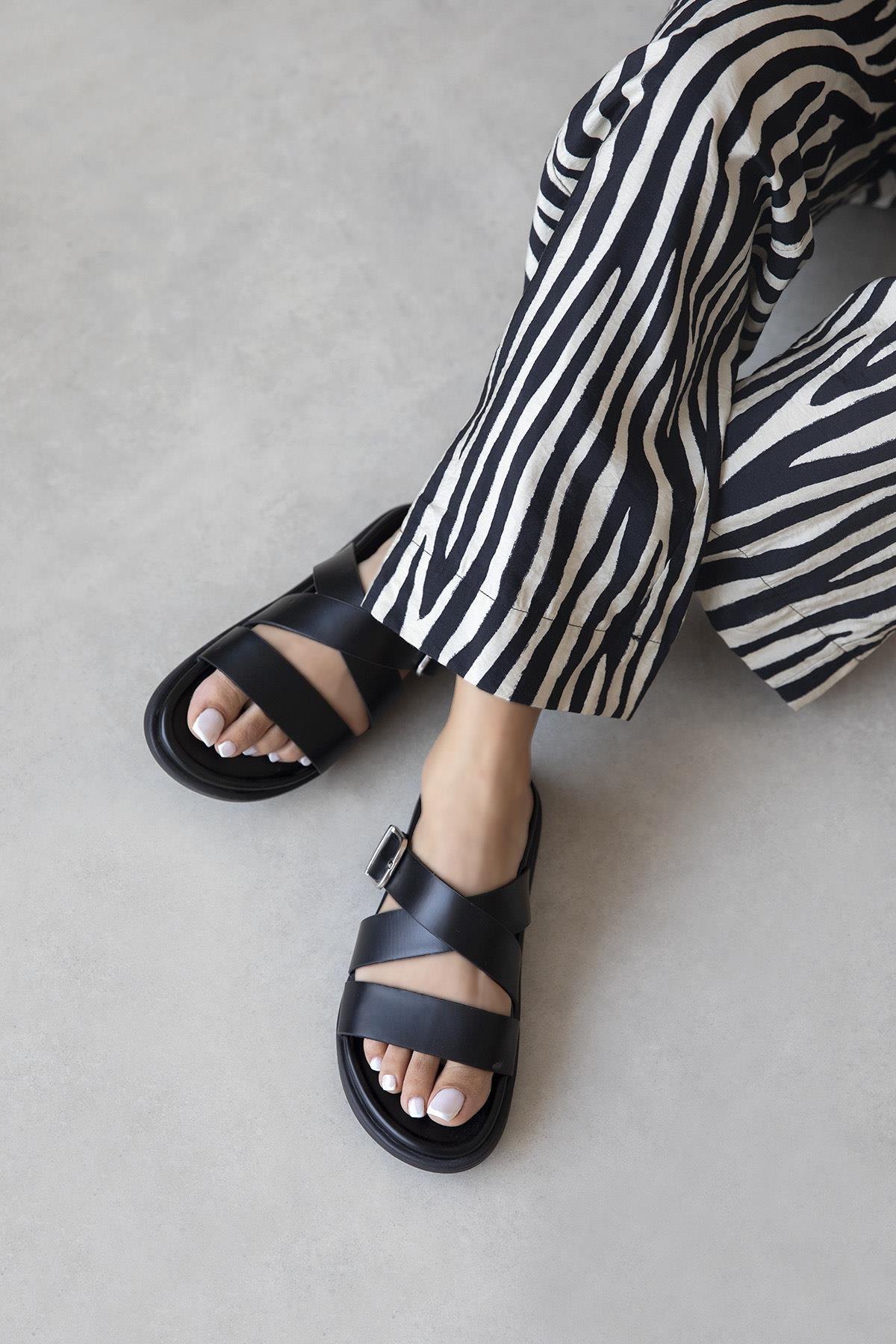 Norkys Kadın Toka Detay Günlük Konfor Terlik Siyah