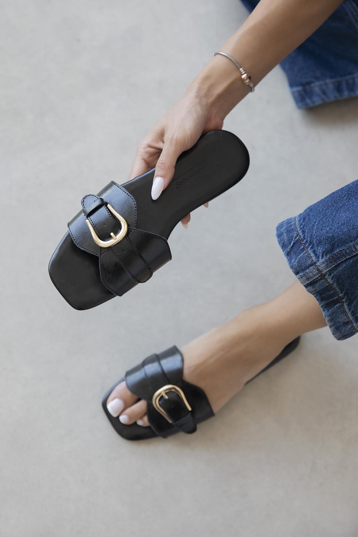 Pablo Kadın Günlük Kırışık Deri Terlik Siyah