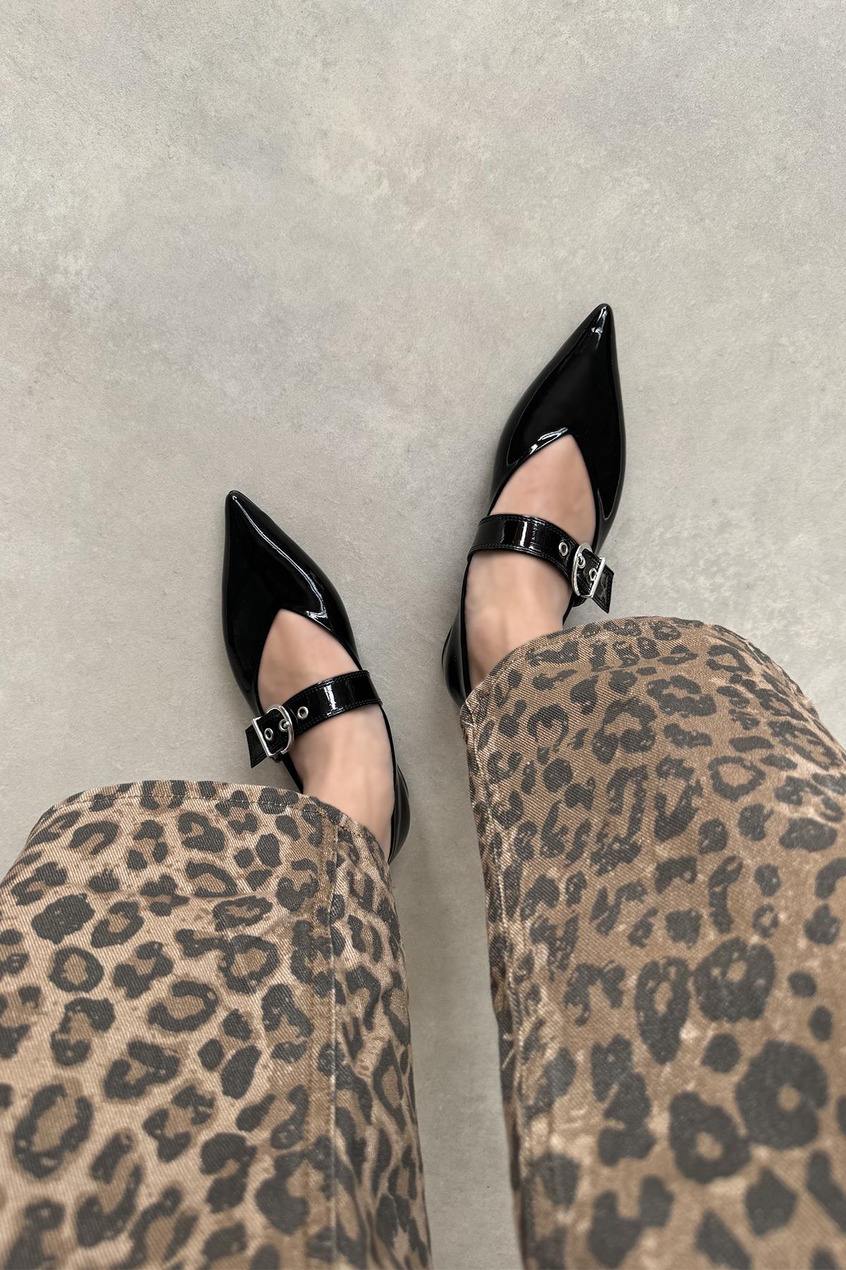 Pansy  Kadın Kemer Detay Rugan Babet Siyah