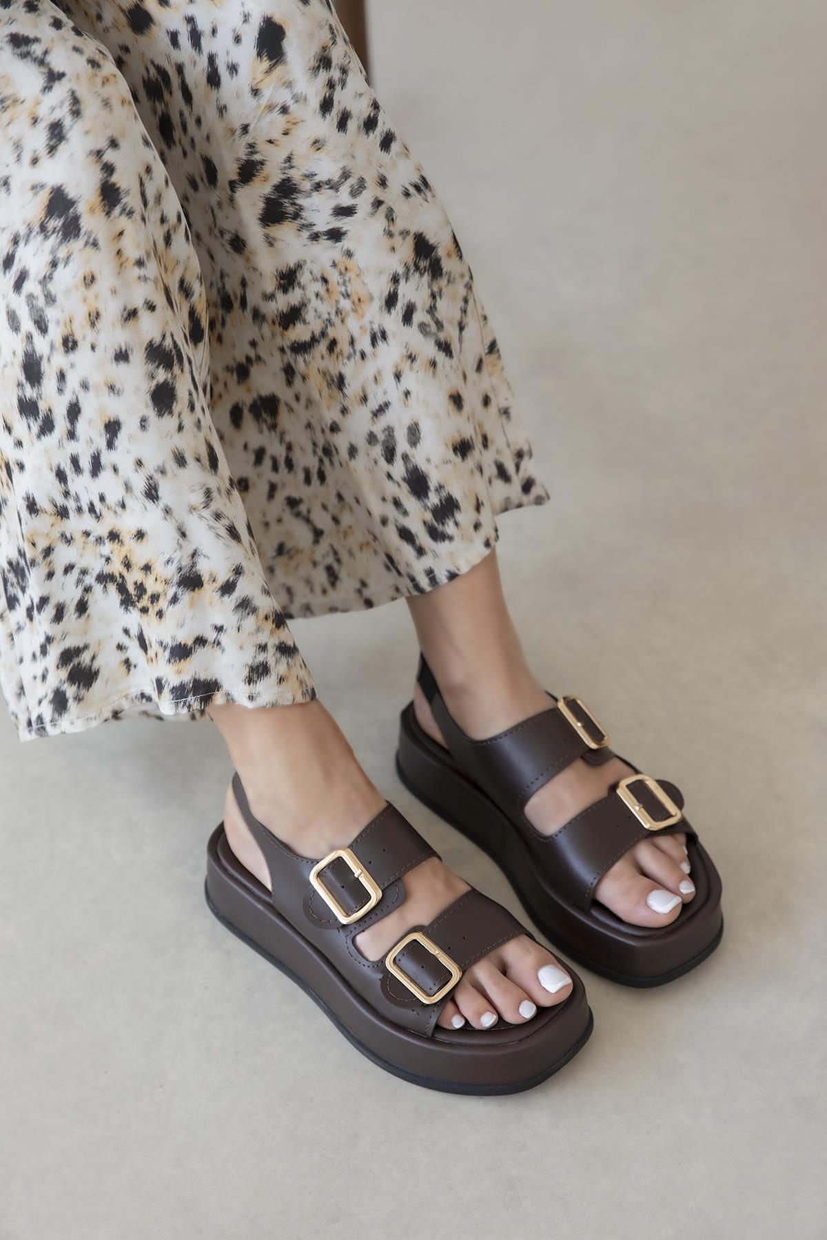 Renato Kadın Toka Detay Günlük Deri Sandalet Kahve