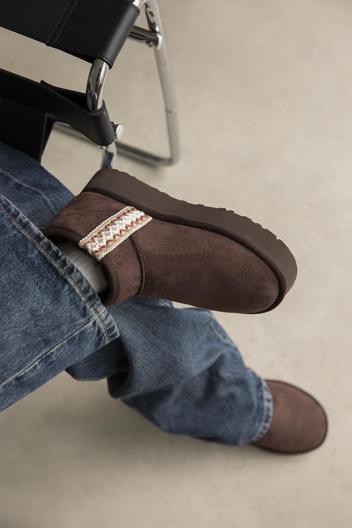 Rosso Kadın İçi Tüylü Kalın Taban Süet Yarım Bot Kahve