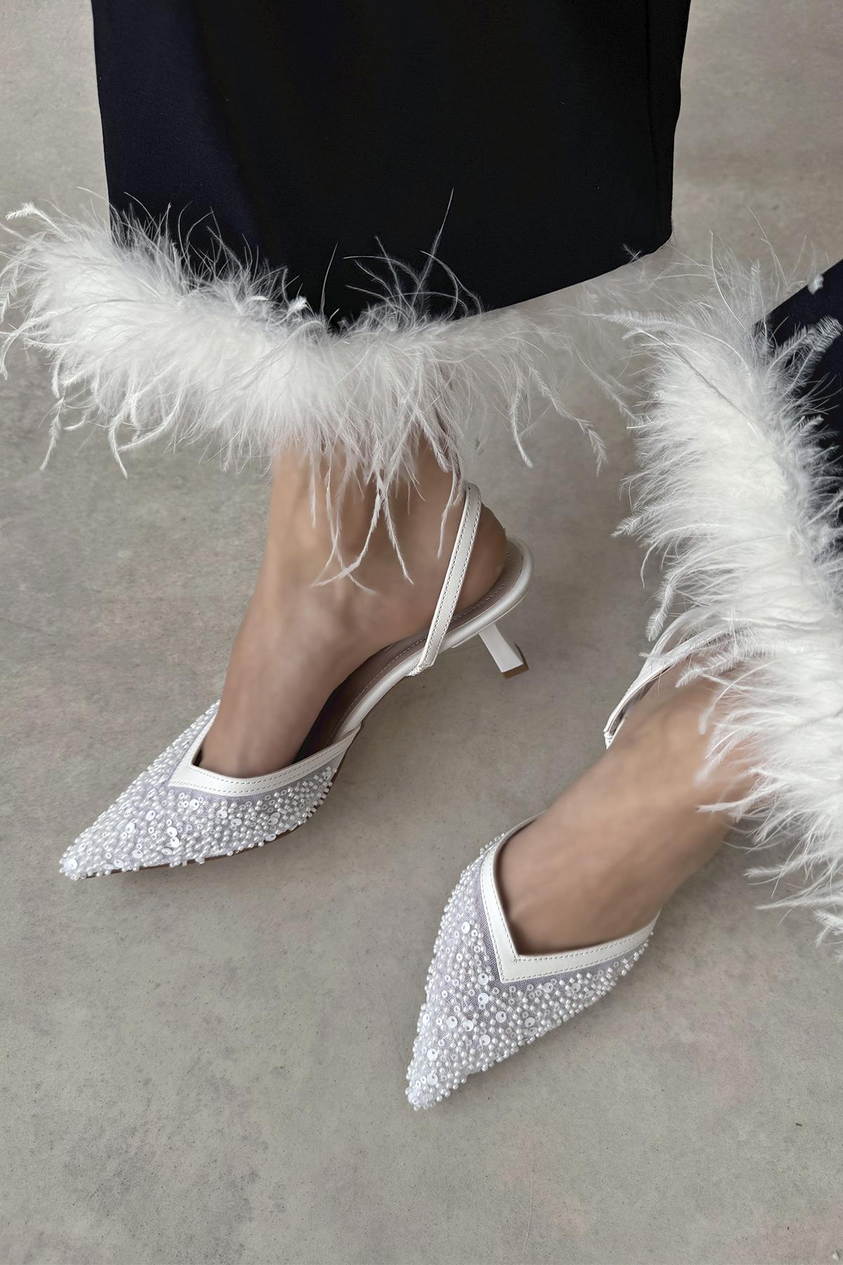 Royal Kadın Pul Detay Topuklu  Ayakkabı Beyaz