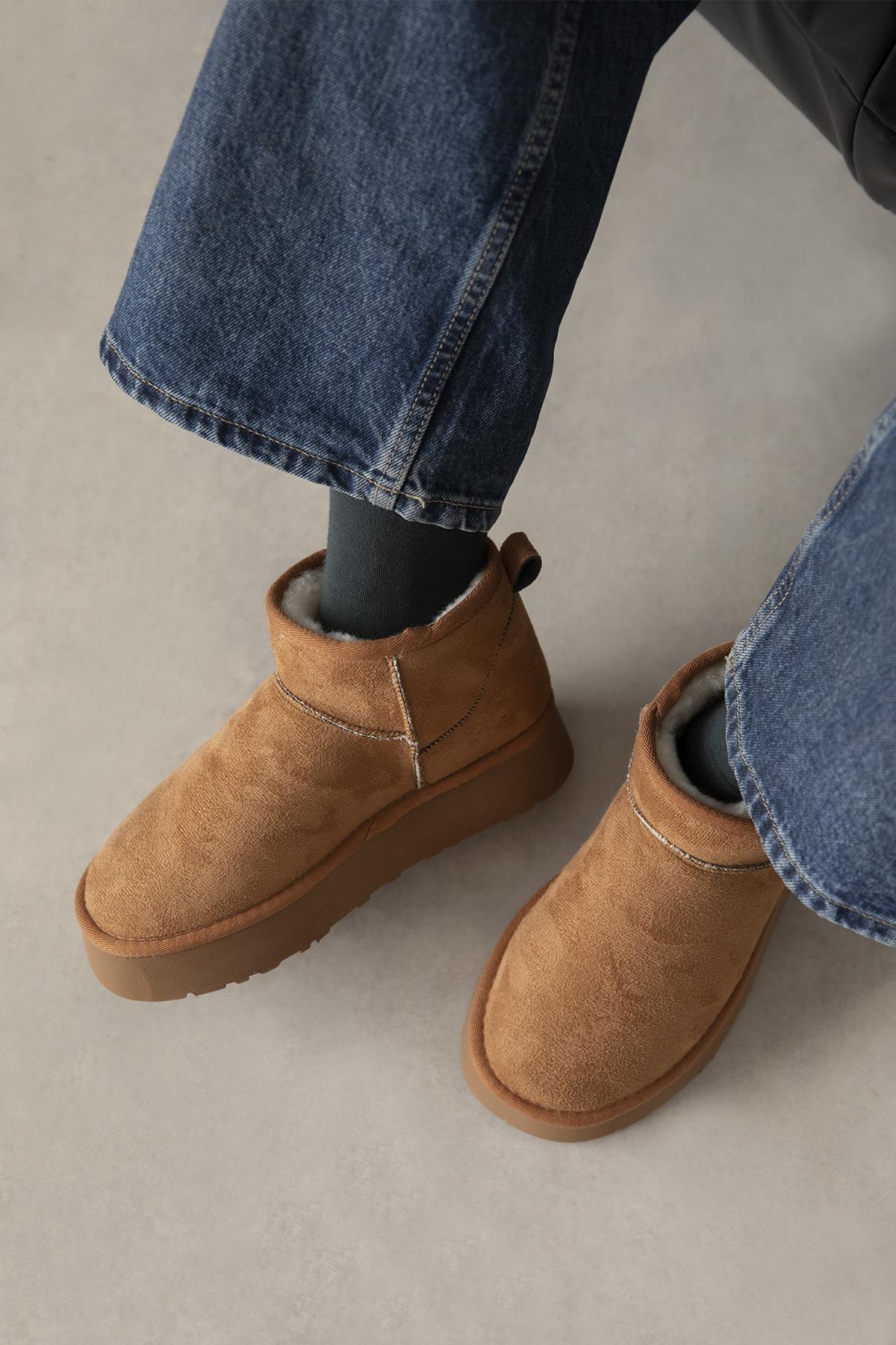 Salvador  Kadın  İçi Tüylü Kalın Taban  Süet Yarım  Bot Taba