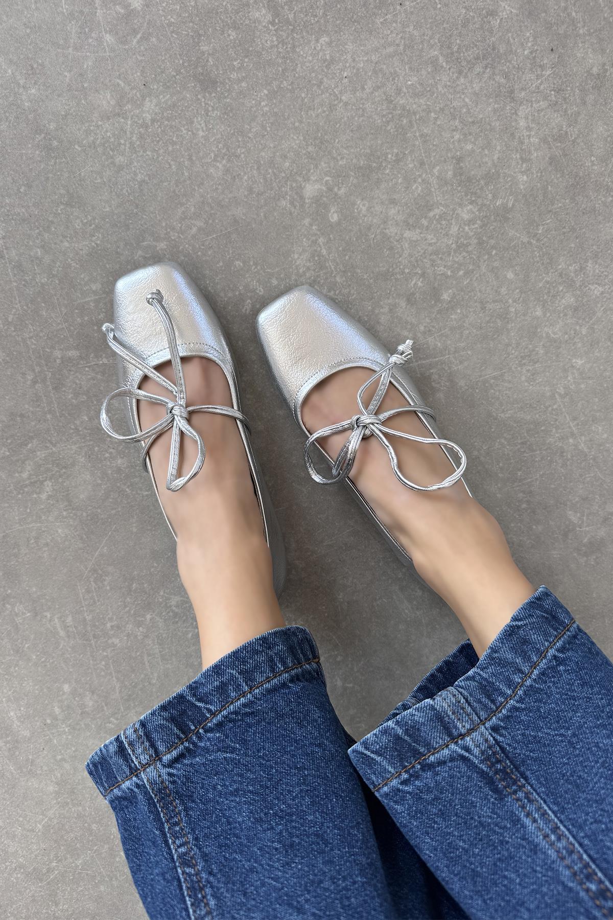 Sara Kadın Bilekten Bağlamalı Kırışık Deri  Babet Gümüş