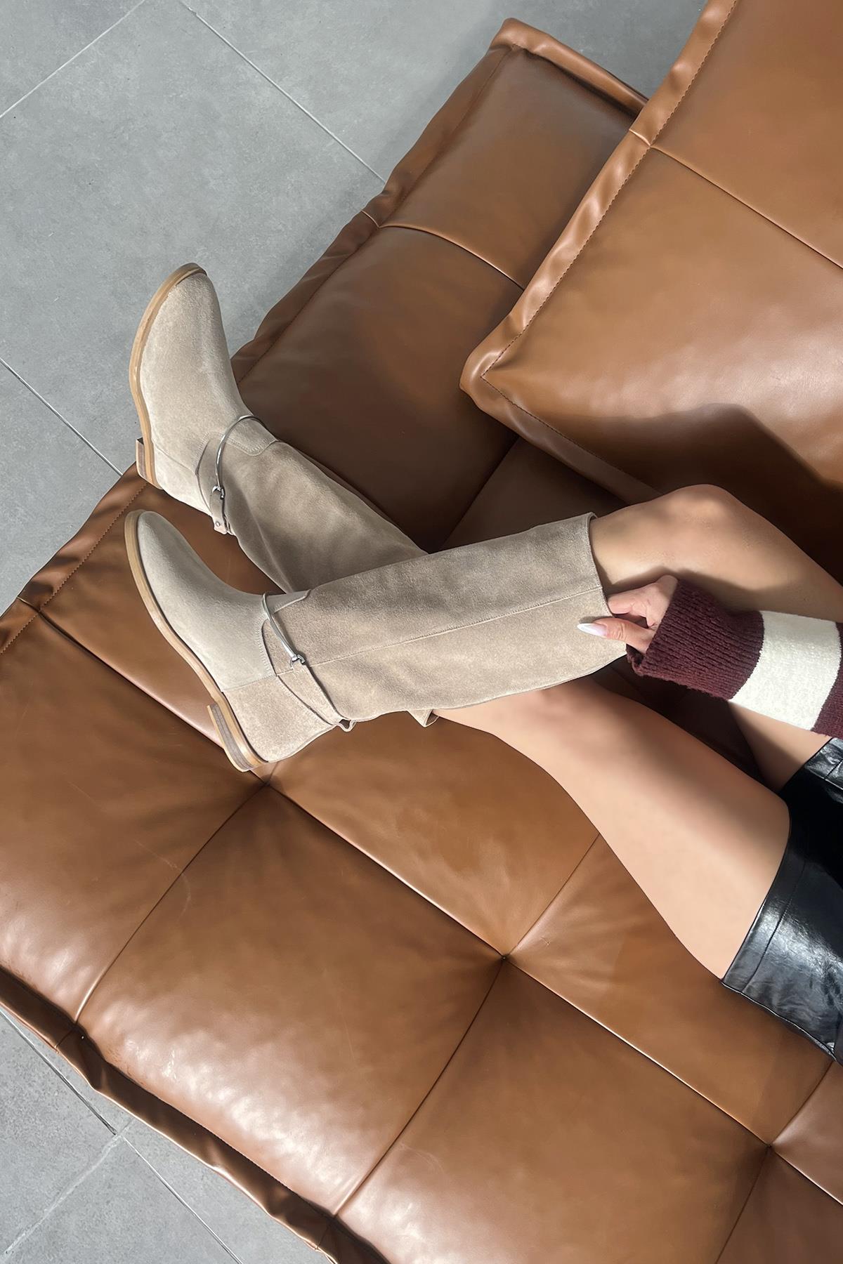 Scott Kadın Aksesuar Detay Hakiki Deri Süet Çizme Bej