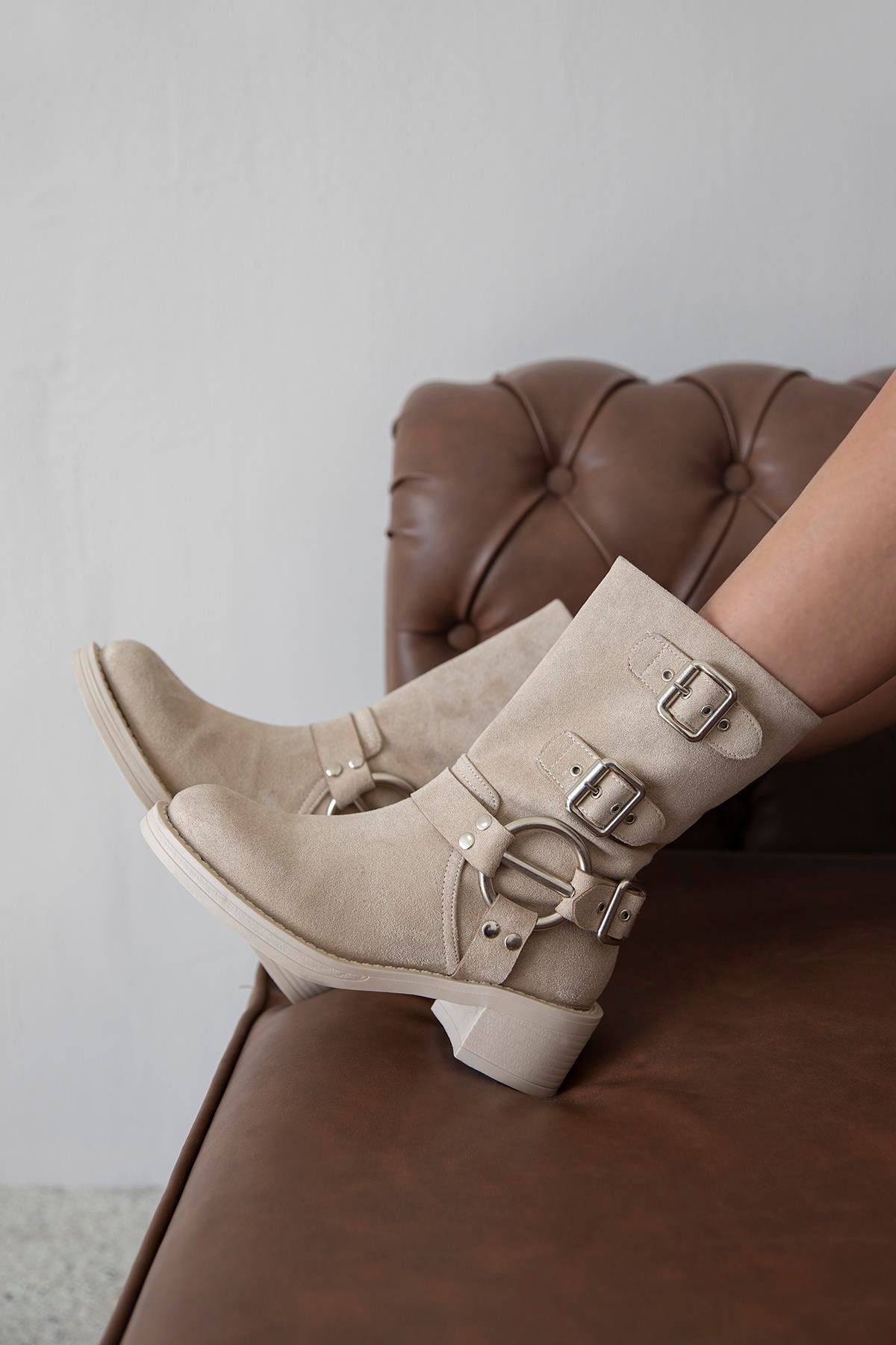 Senya  Kadın  Aksesuar Detay  Süet Bot Bej