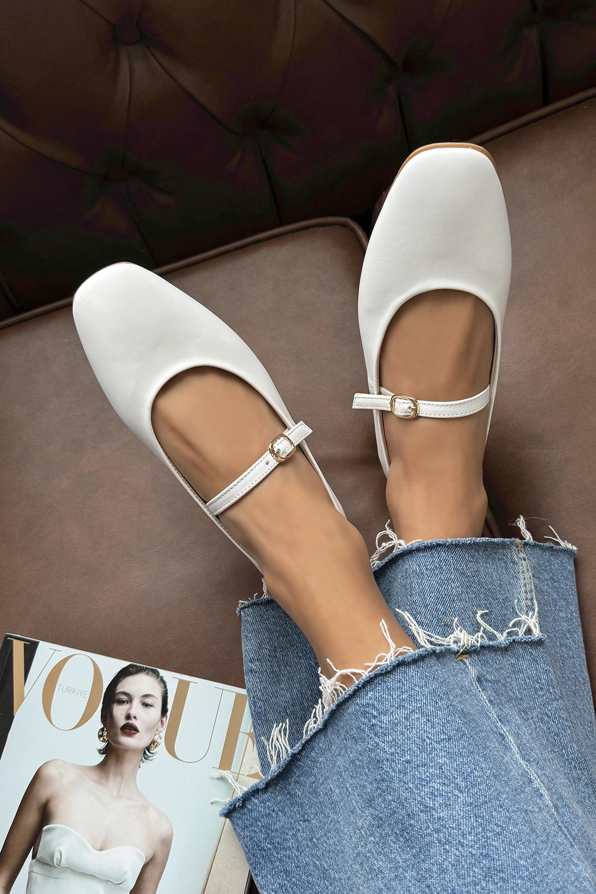 Smolder  Kadın  Kemer  Detay  Deri  Babet Beyaz