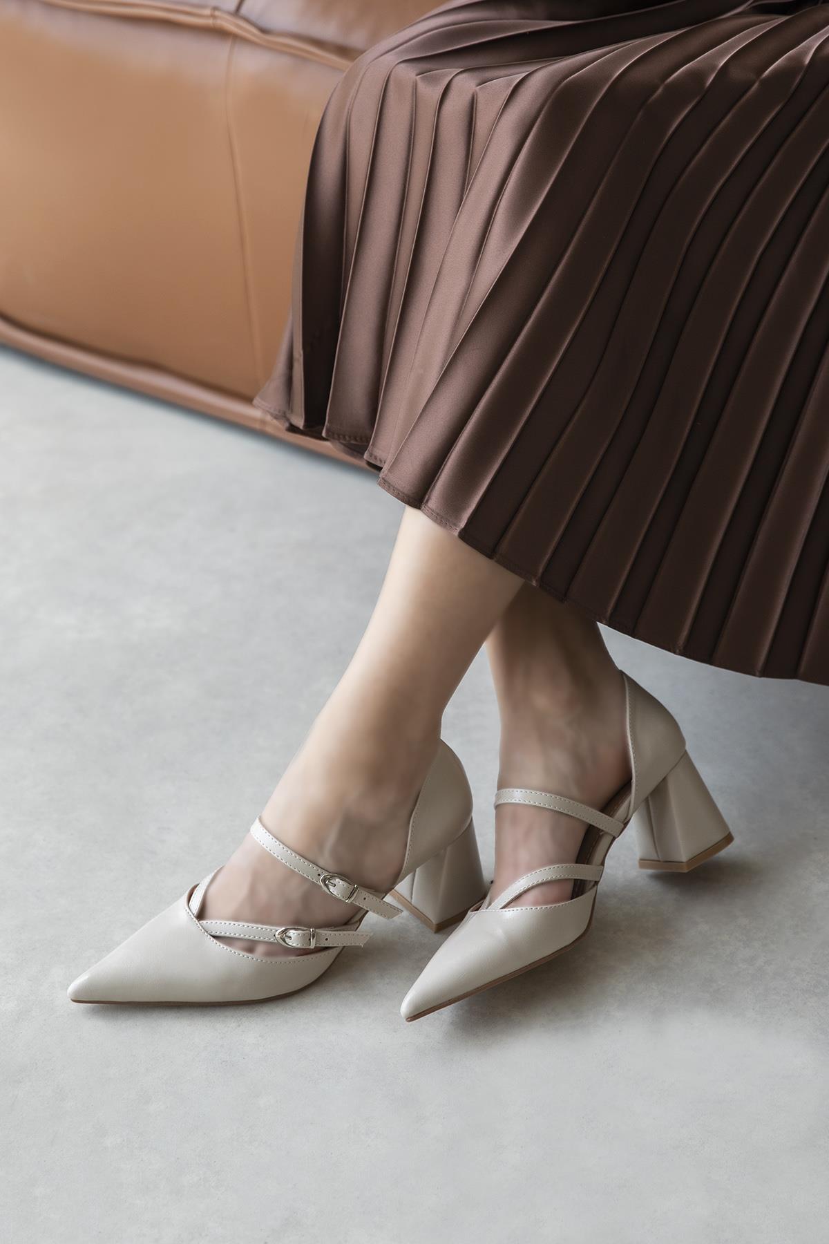 Stana Kadın Kırışık Deri Topuklu Ayakkabı Bej