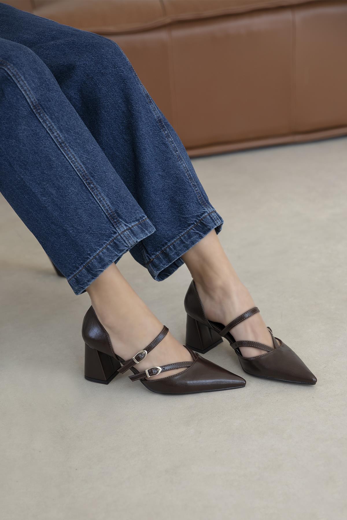 Stana Kadın Kırışık Deri Topuklu Ayakkabı Kahve