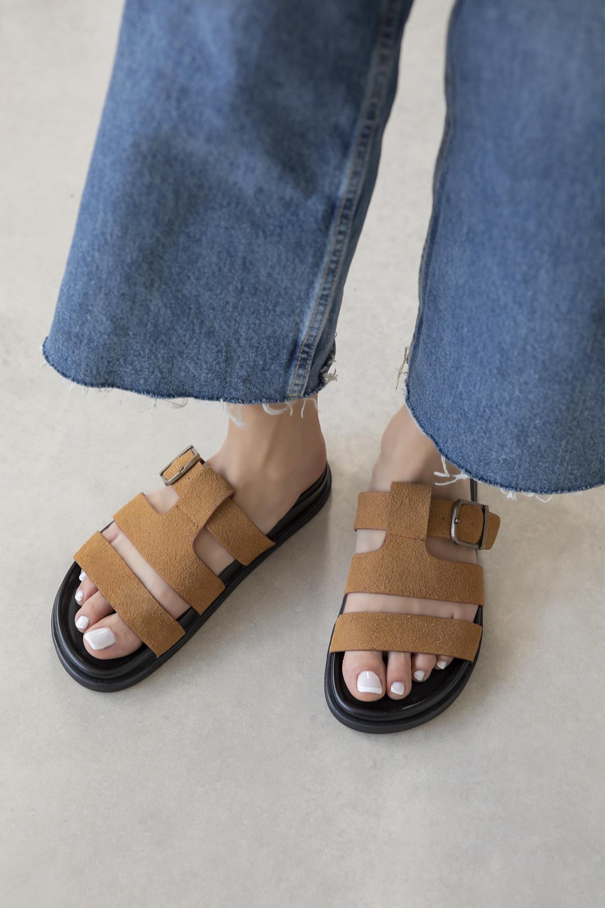 Toff Kadın Toka Detay Günlük Konfor Süet Terlik Taba