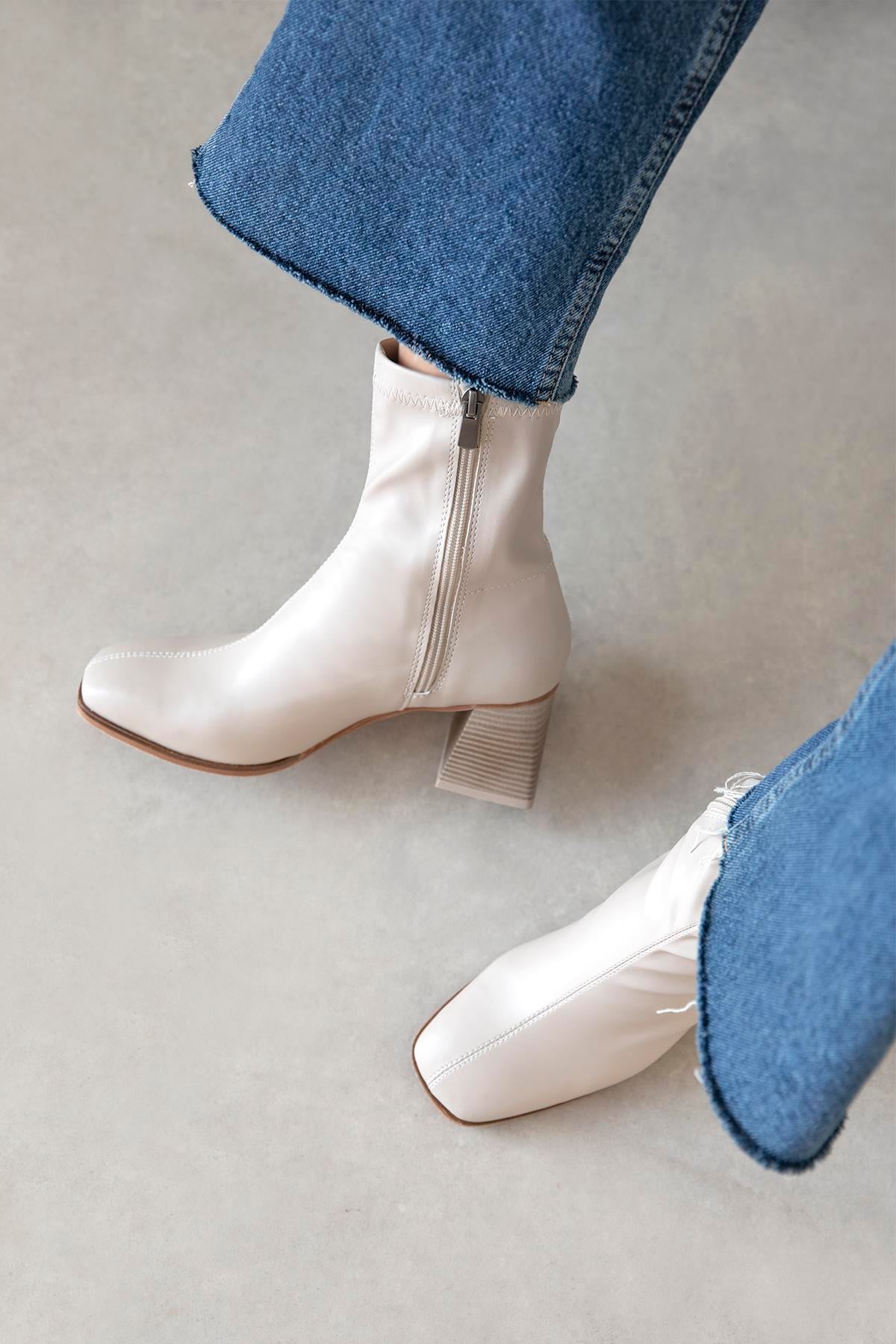 Trew Kadın Streç Bilekli  Orta  Boy Topuklu  Bot Bej