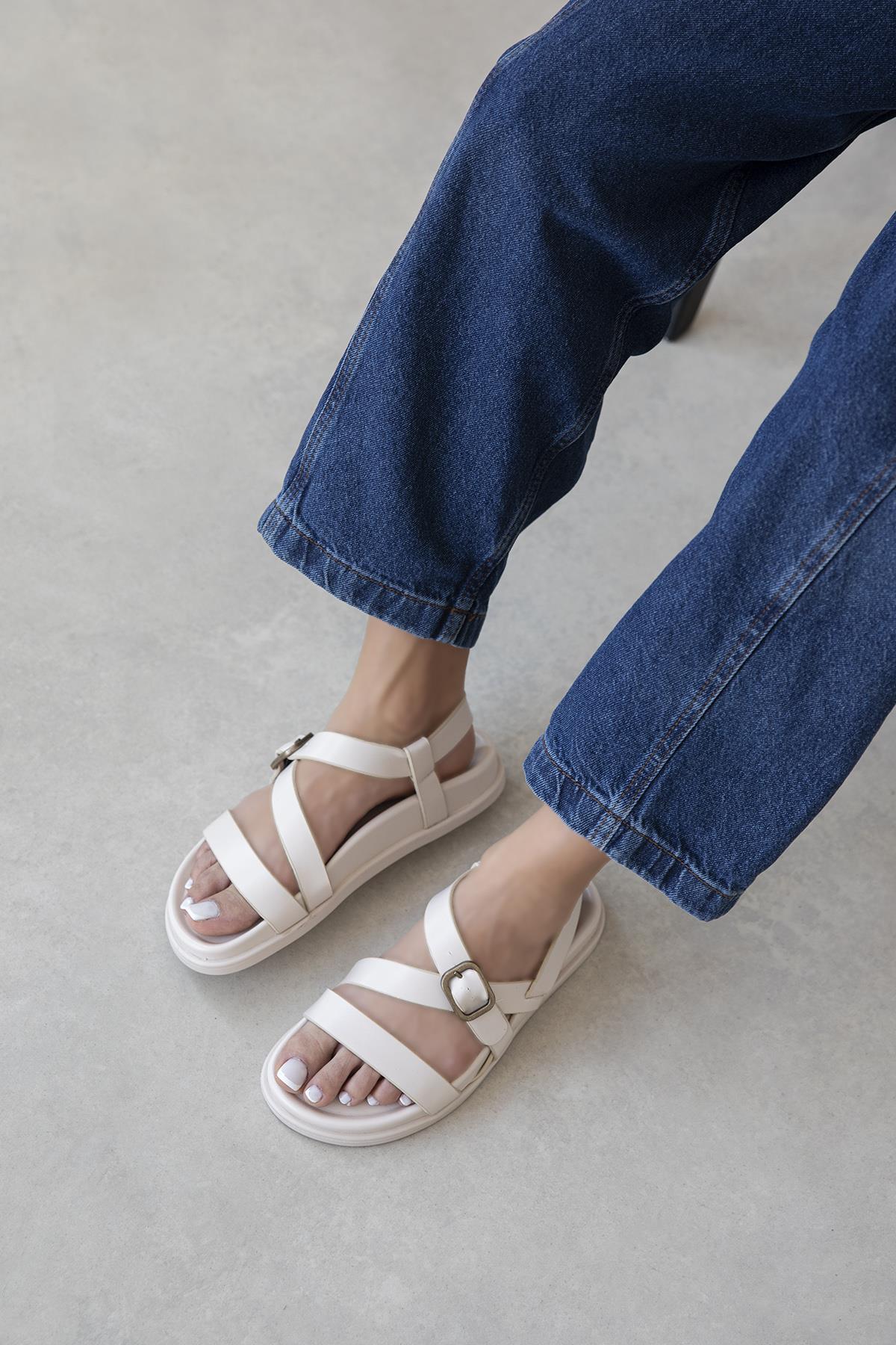 Vitinha Kadın Parmak Arası Deri  Sandalet Bej