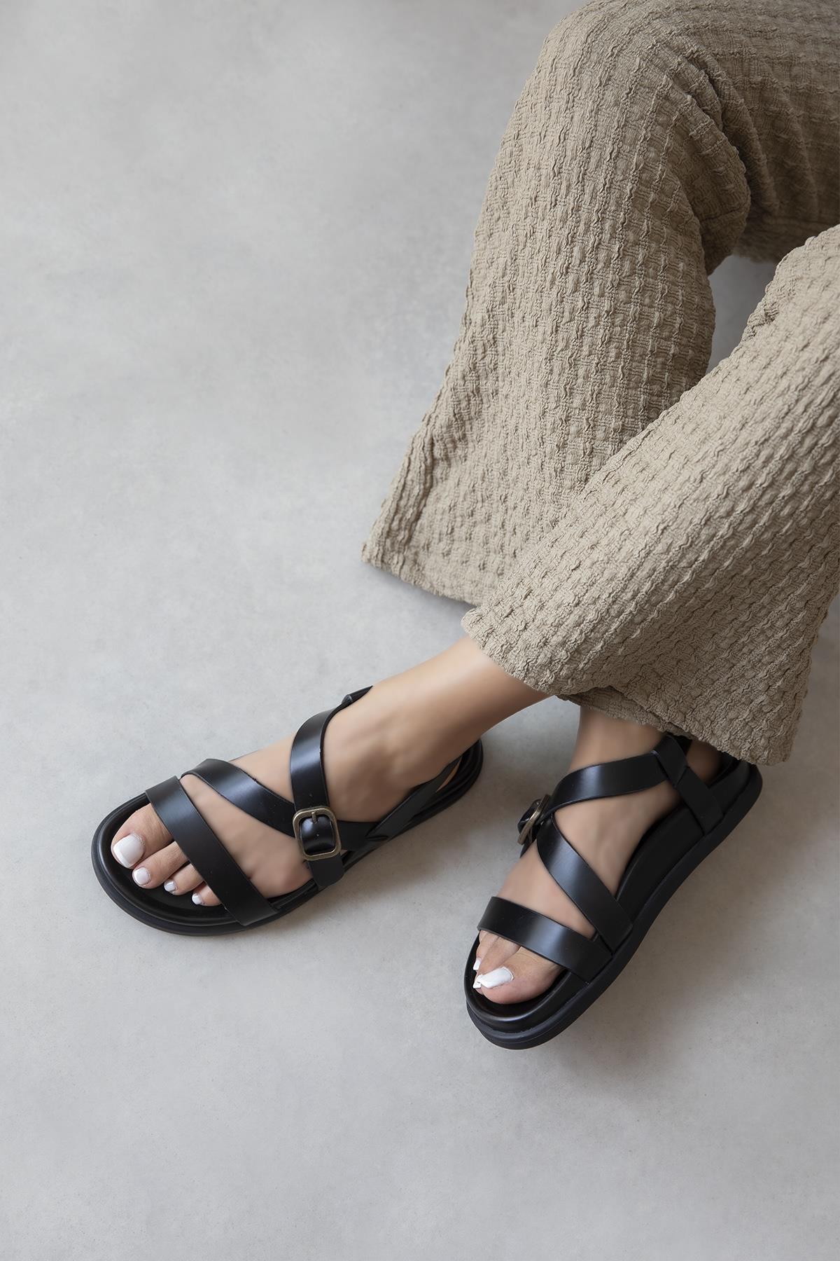 Vitinha Kadın Parmak Arası Deri  Sandalet Siyah