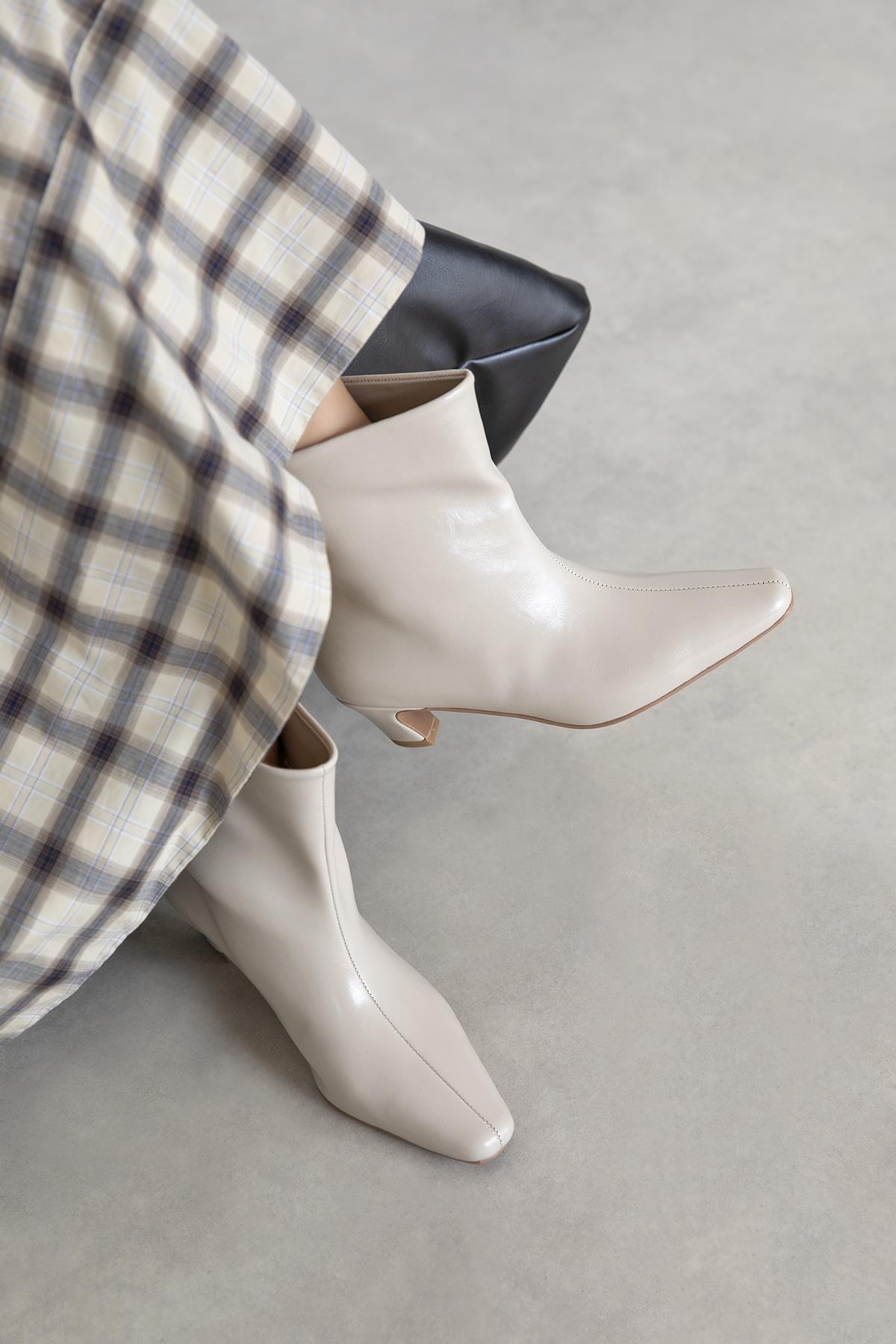 Viva Kadın Kırışık Deri Bot Bej