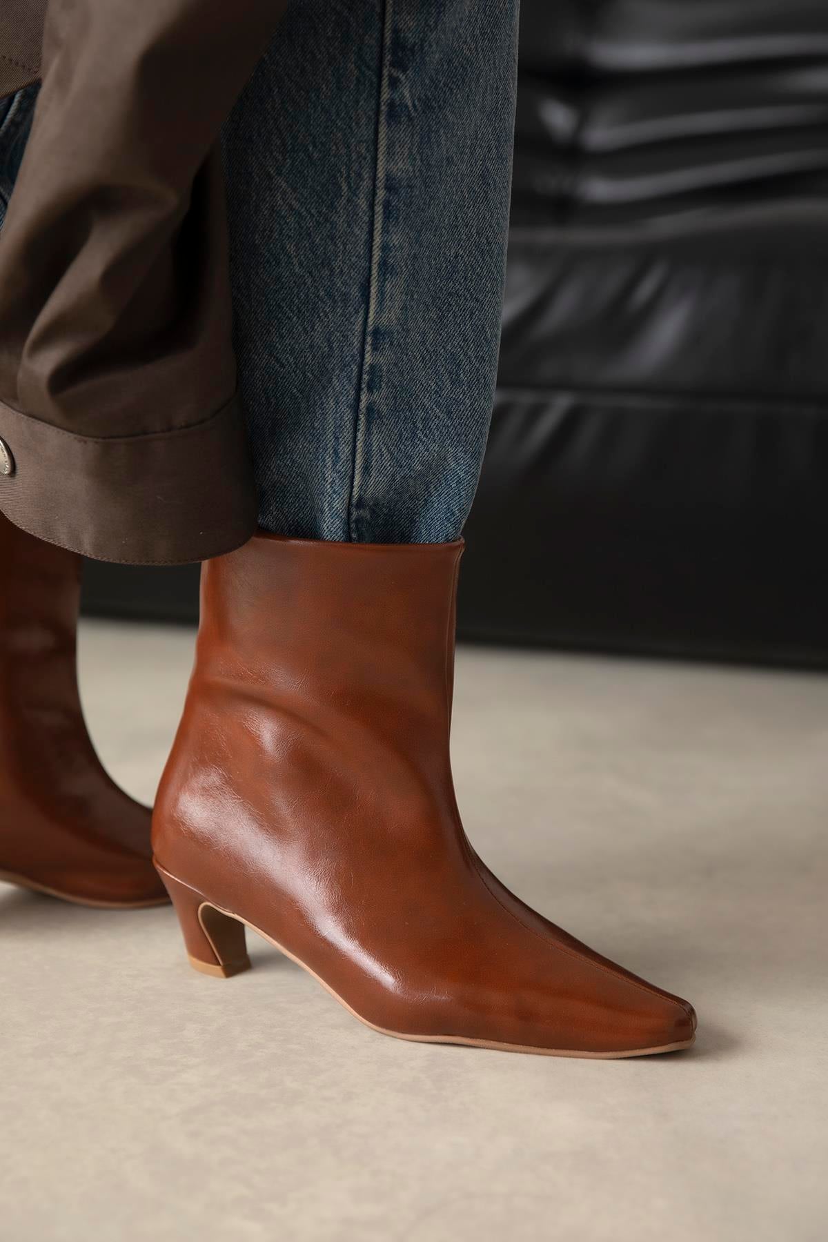 Viva Kadın Kırışık Deri Bot Taba