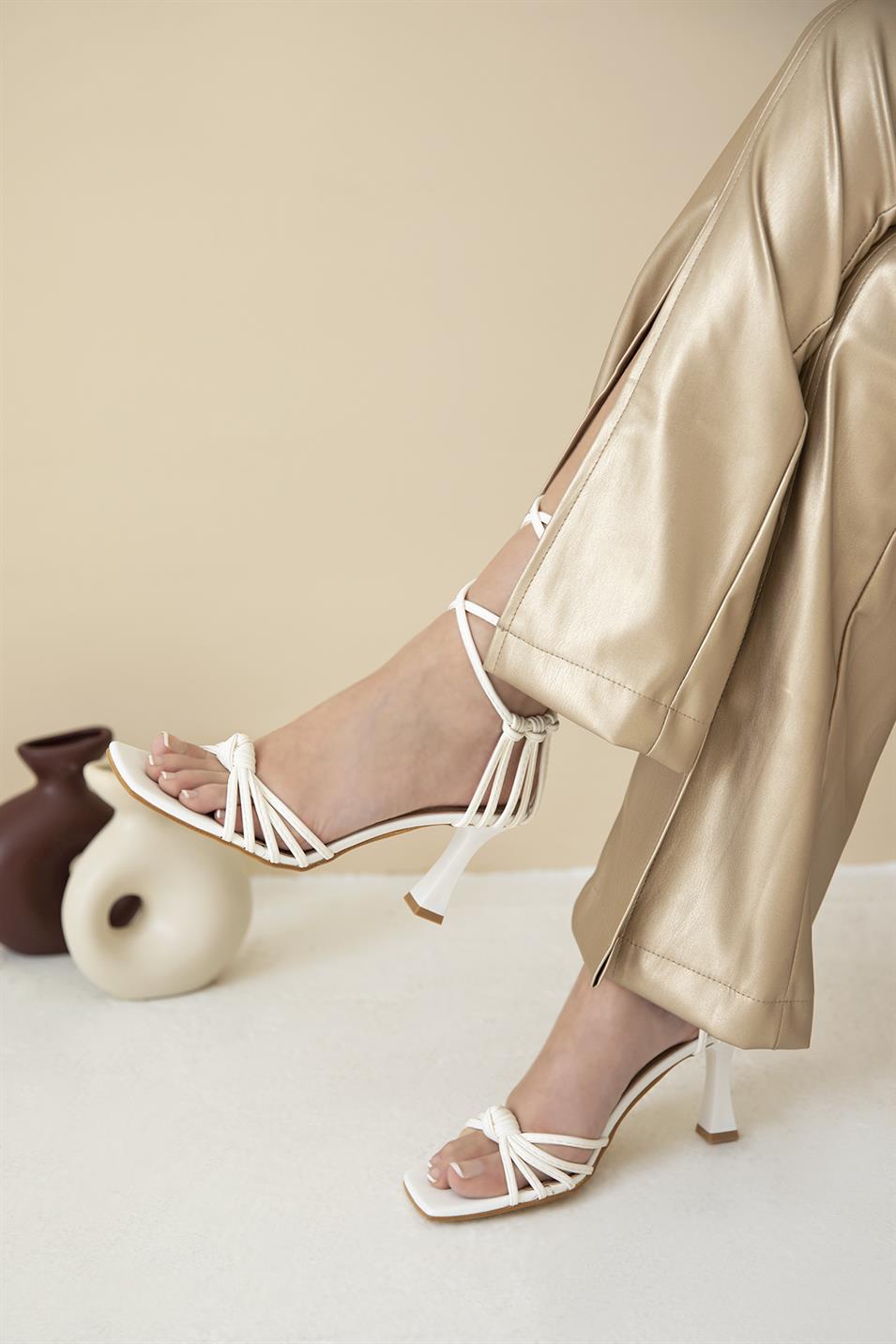 Daffy  Kadın  Bilekten Bağlamalı  Deri  Ayakkabı Beyaz